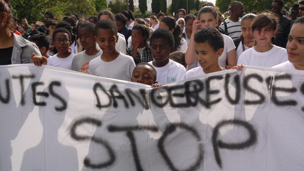 Au premier rang de la marche blanche, les enfants.