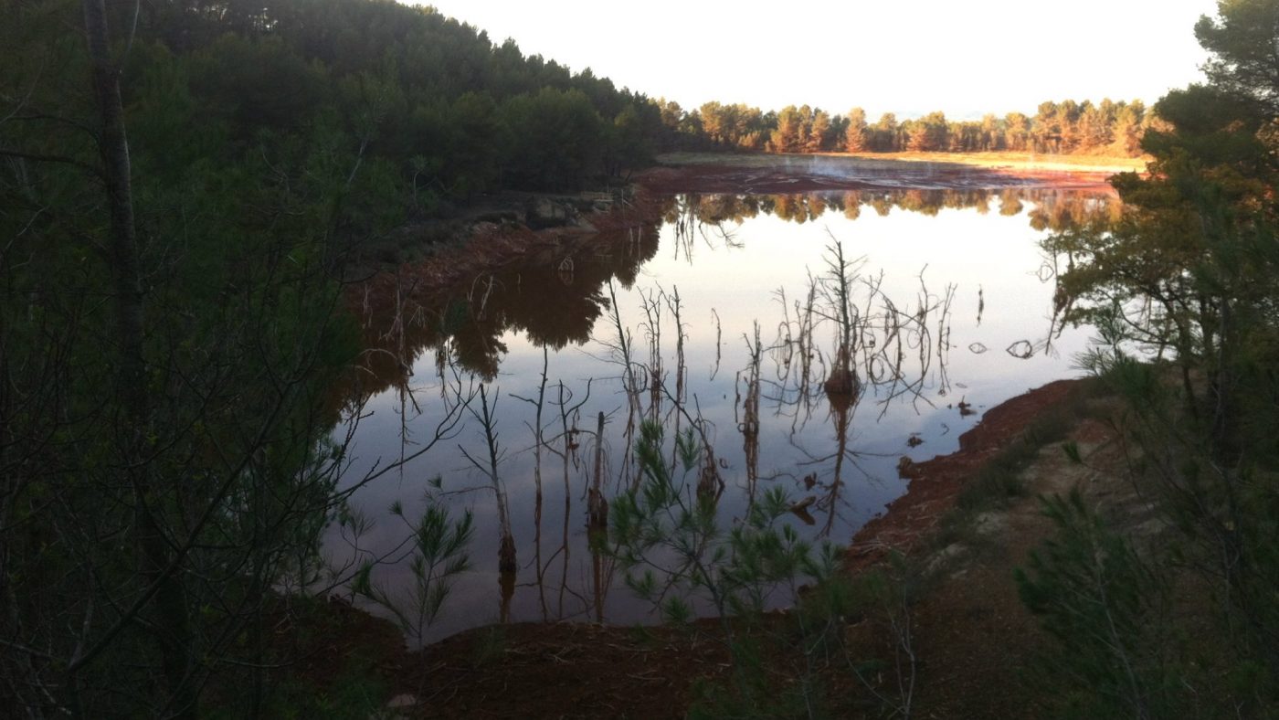 Le "lac" de Mange-Garri à proximité des habitations