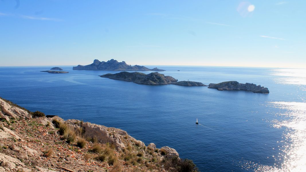 image-calanques-iles-riou-cv