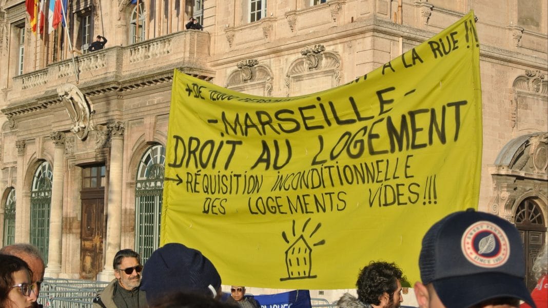 droit-au-logement-arriere-plan-mairie
