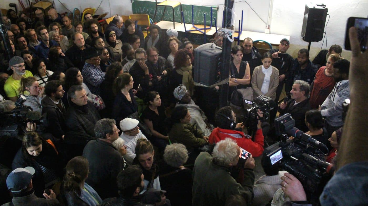 Premier rassemblement et naissance du collectif du 5 novembre, deux jours après les effondrements. (Image LC)