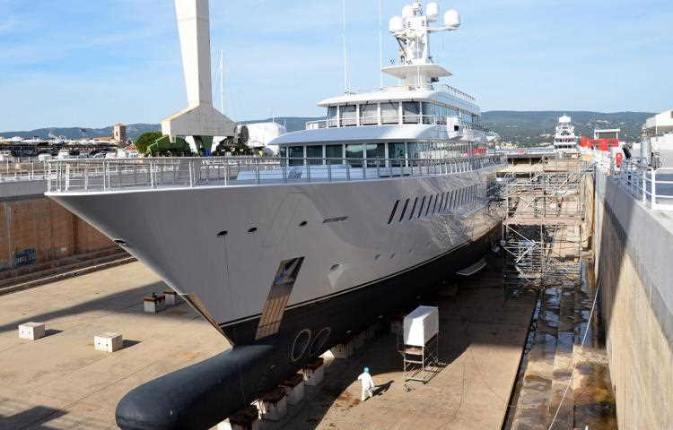 Grande forme de radoub - Chantiers Navals de La Ciotat - Capacité 250 000 tonnes.