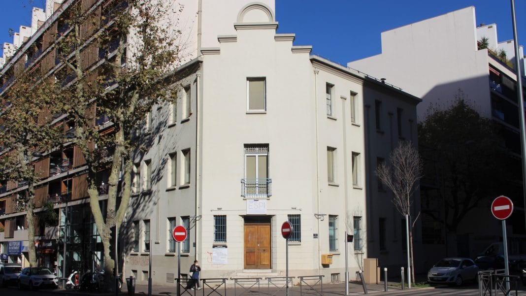 108-fronton
