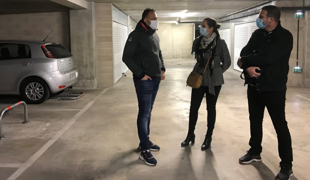 PastréTémoins16-9 Des habitants de l'avenue Comtesse Lily-Pastré ont créé un groupe Facebook qui recense les actes de vandalisme ou de délinquance que subit quasi-quotidiennement leur parking. Photo C.By.