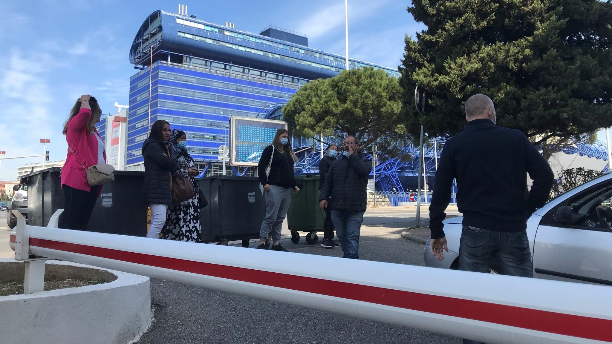 Mardi, des locataires exaspérés se sont installés à l