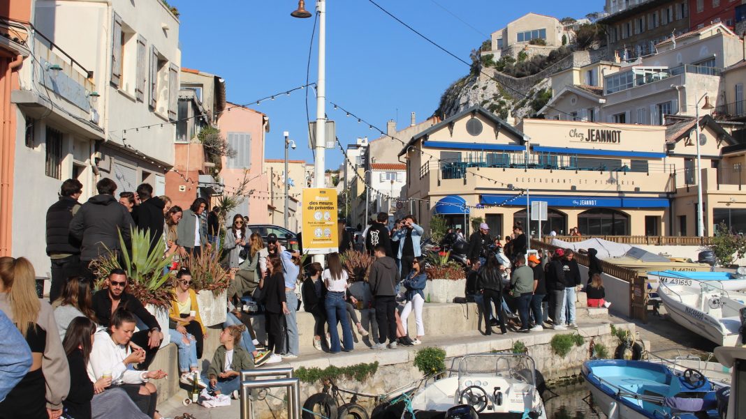vallon-auffes-foules-apero
