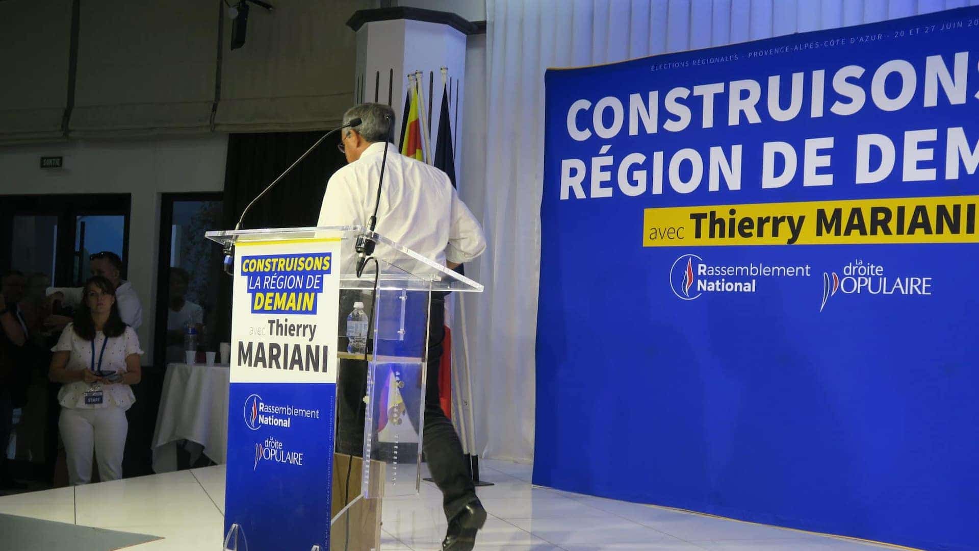 Au Florida Palace, Thierry Mariani et le reste de ses colistiers se sont vite éloignés des journalistes après l