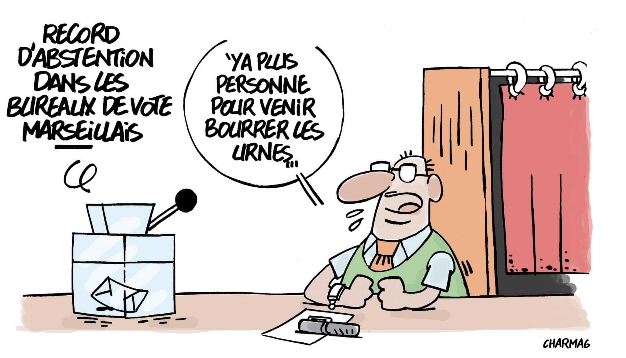 Urnes vides dans les bureaux de vote