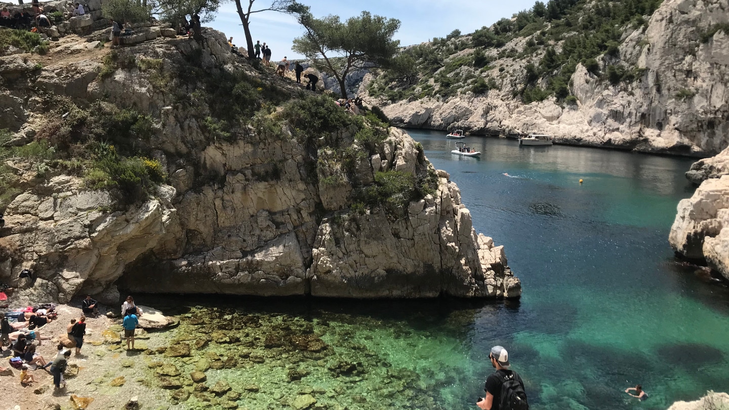 Très prisée des visiteurs, la calanque de Sugiton est particulièrement fragile. (Photo : Loeiza Alle)