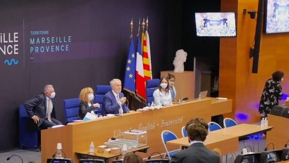 Une plainte pour injure raciste déposée contre le président du groupe LR à la métropole