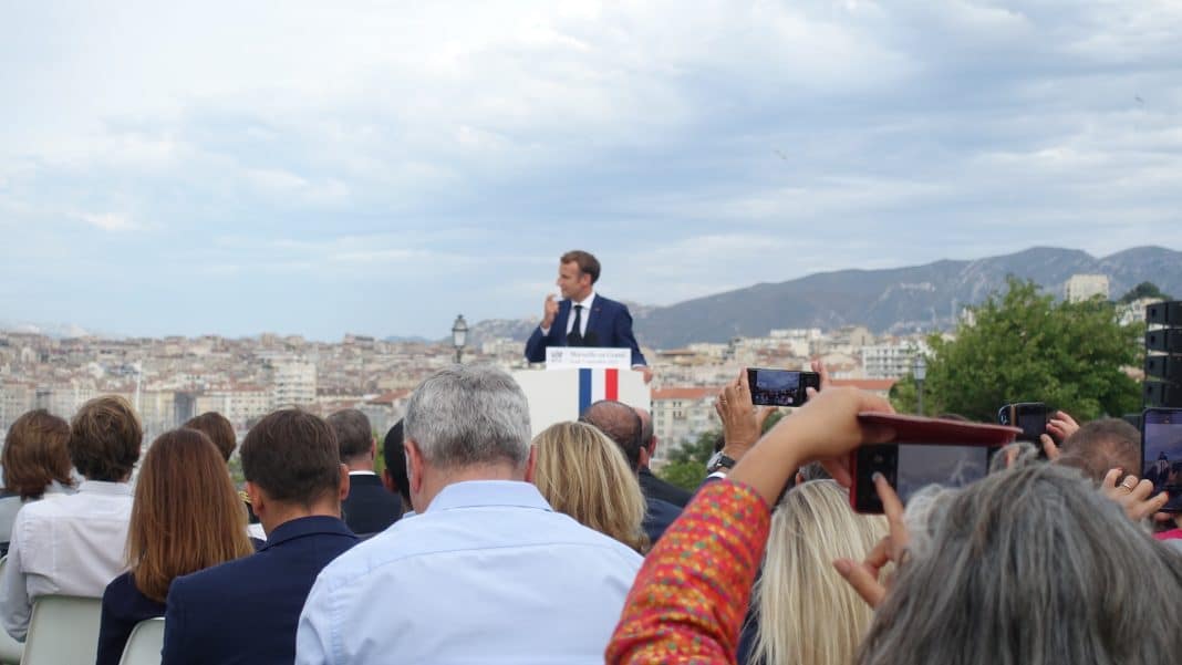 macron-pharo-foule