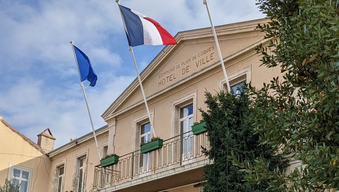La mairie de Plan-de-Cuques. Photo : Violette Artaud