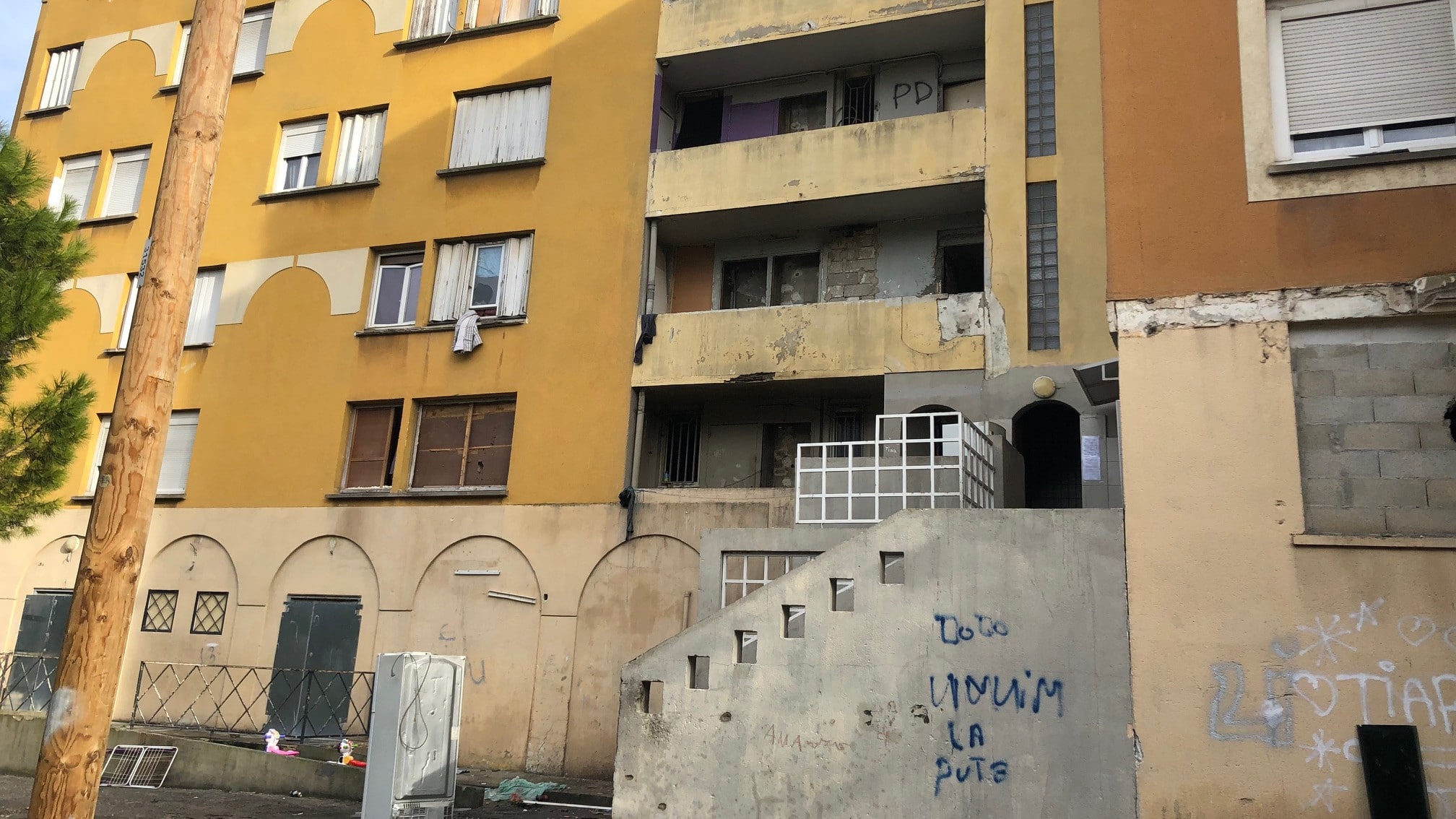 Le bâtiment D de la cité du Petit Séminaire a été évacué. (Photo SL)