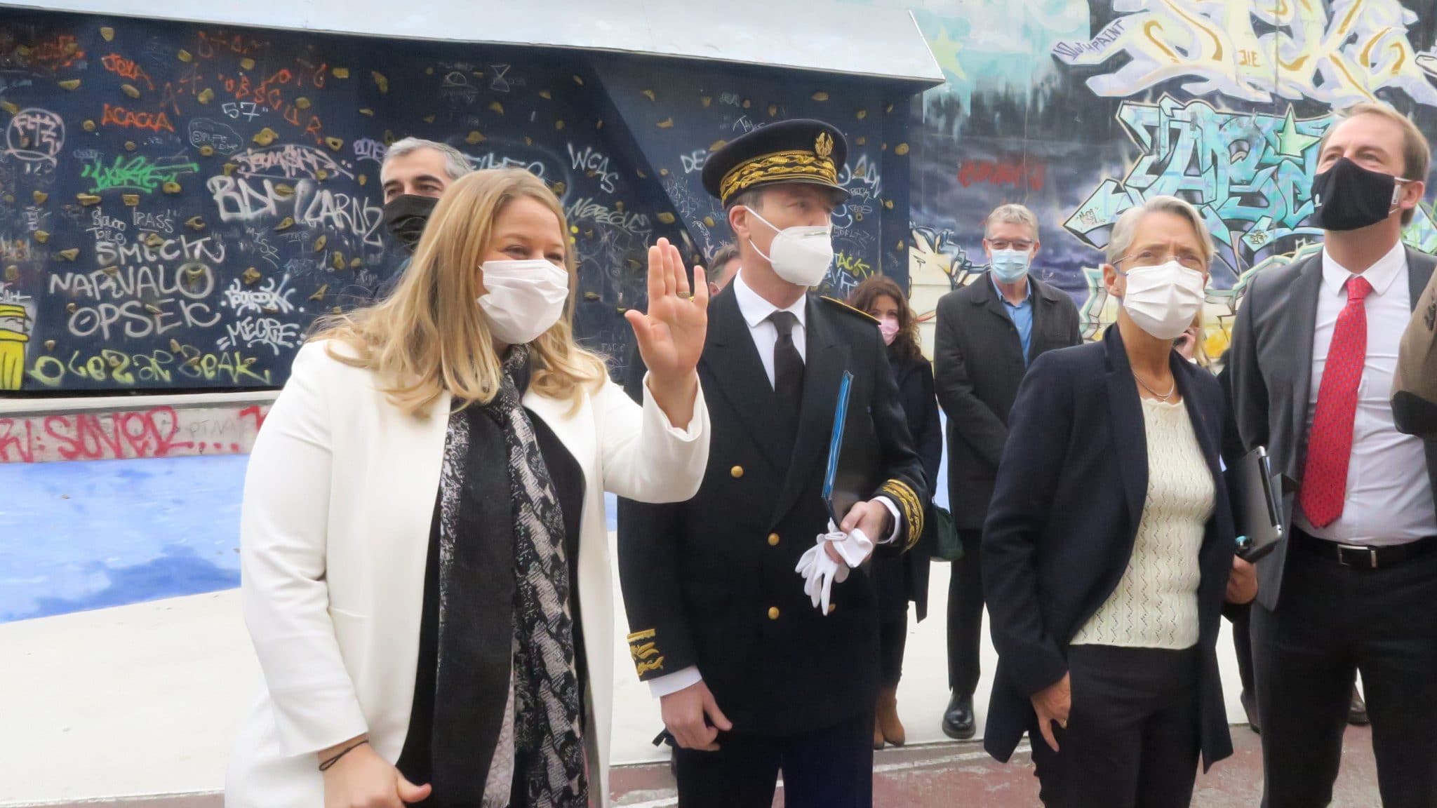 Nadia Hai, ministre de la Ville et Élisabeth Borne, ministre de l