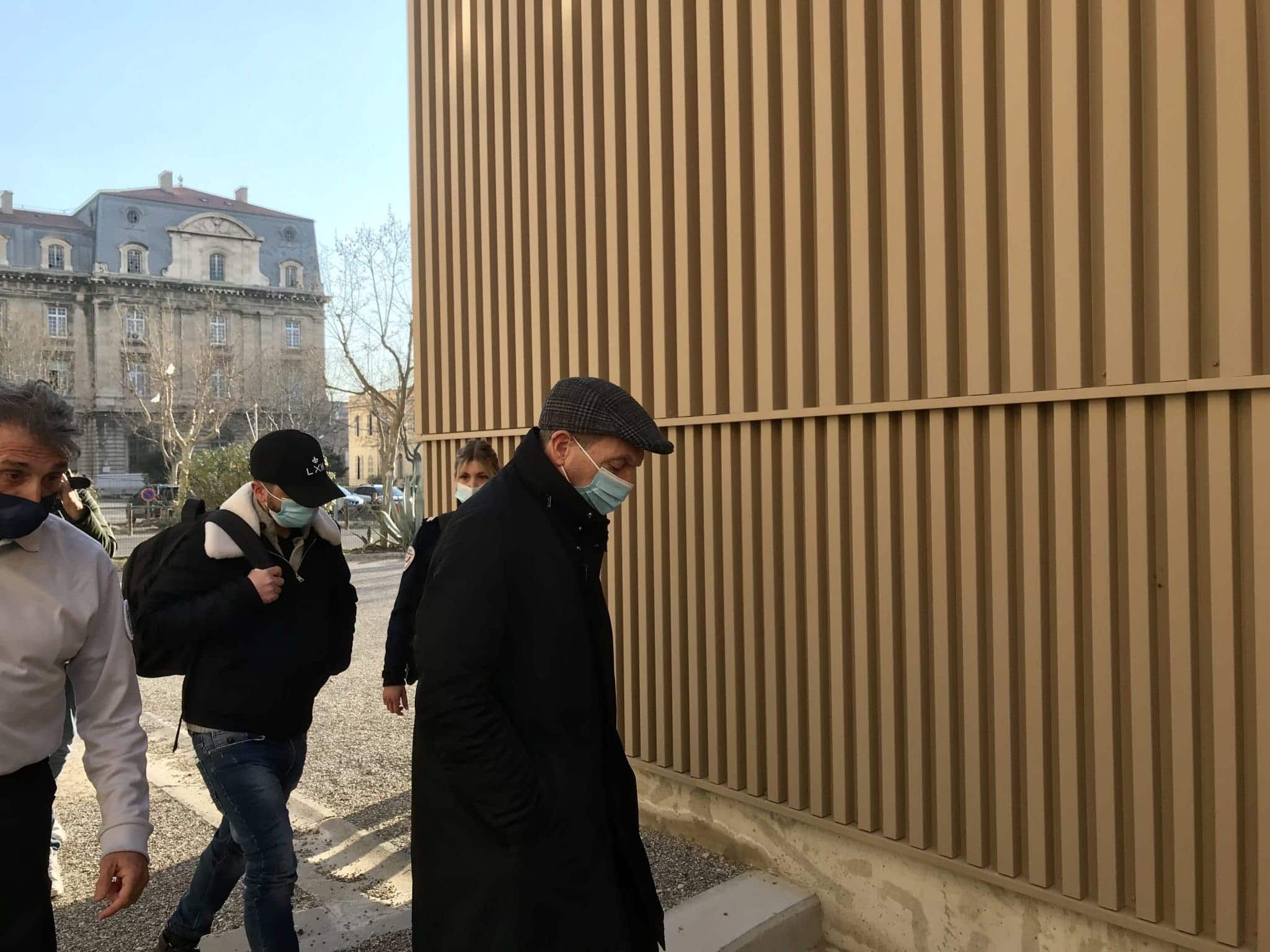 Lionel Guedj et son père Carnot arrivent au Tribunal. (Photo C.By.)