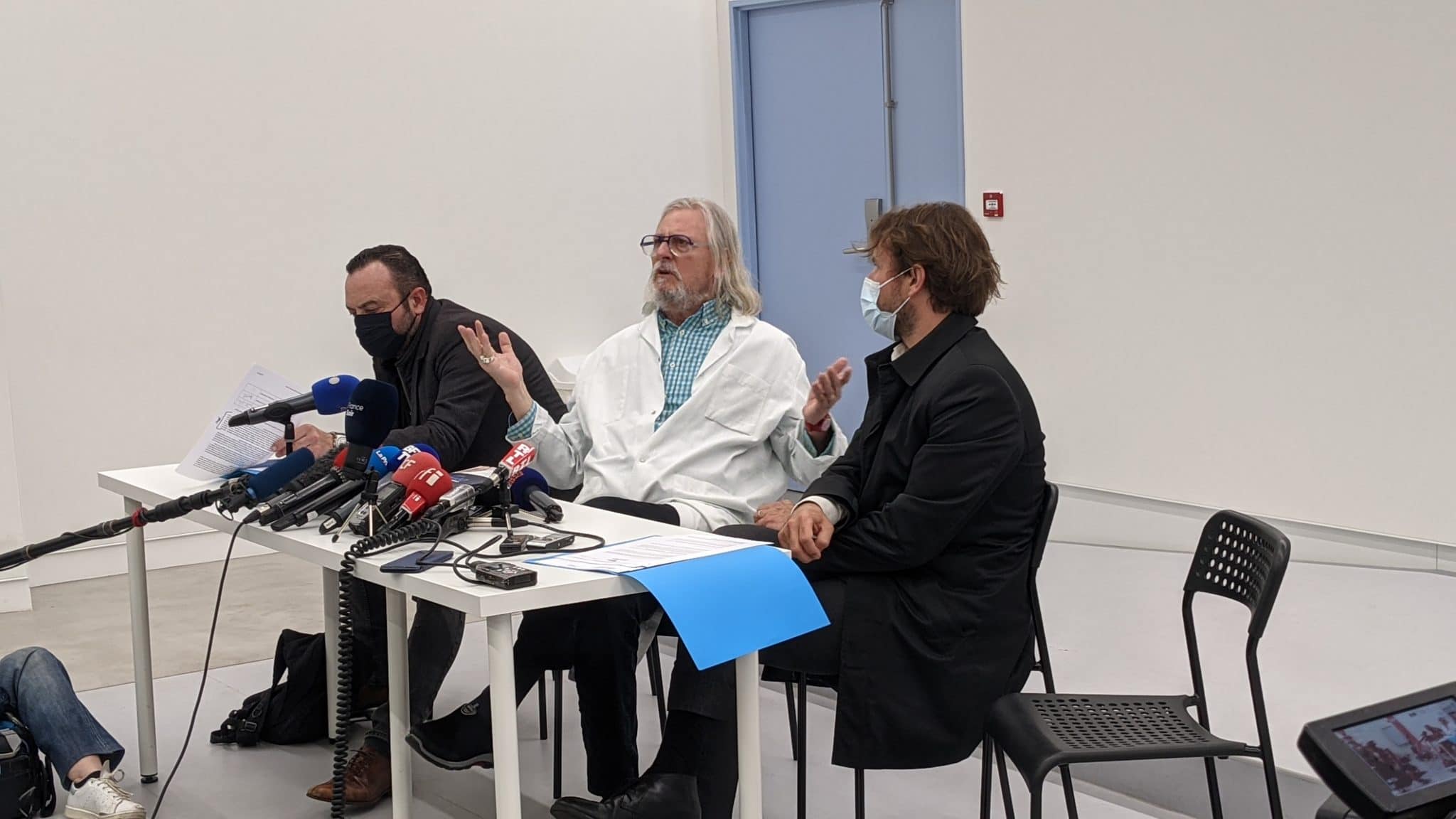 Didier Raoult en conférence de presse le 20 avril 2022. Photo Violette Artaud.
