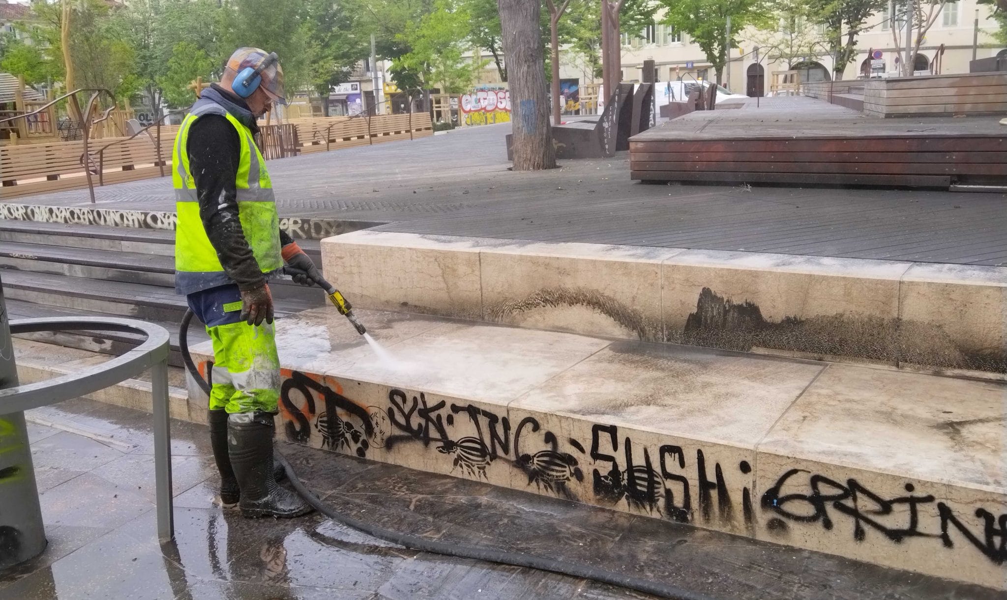 Pour dissuader les tags, la mairie de Marseille veut encourager le graff à la Plaine