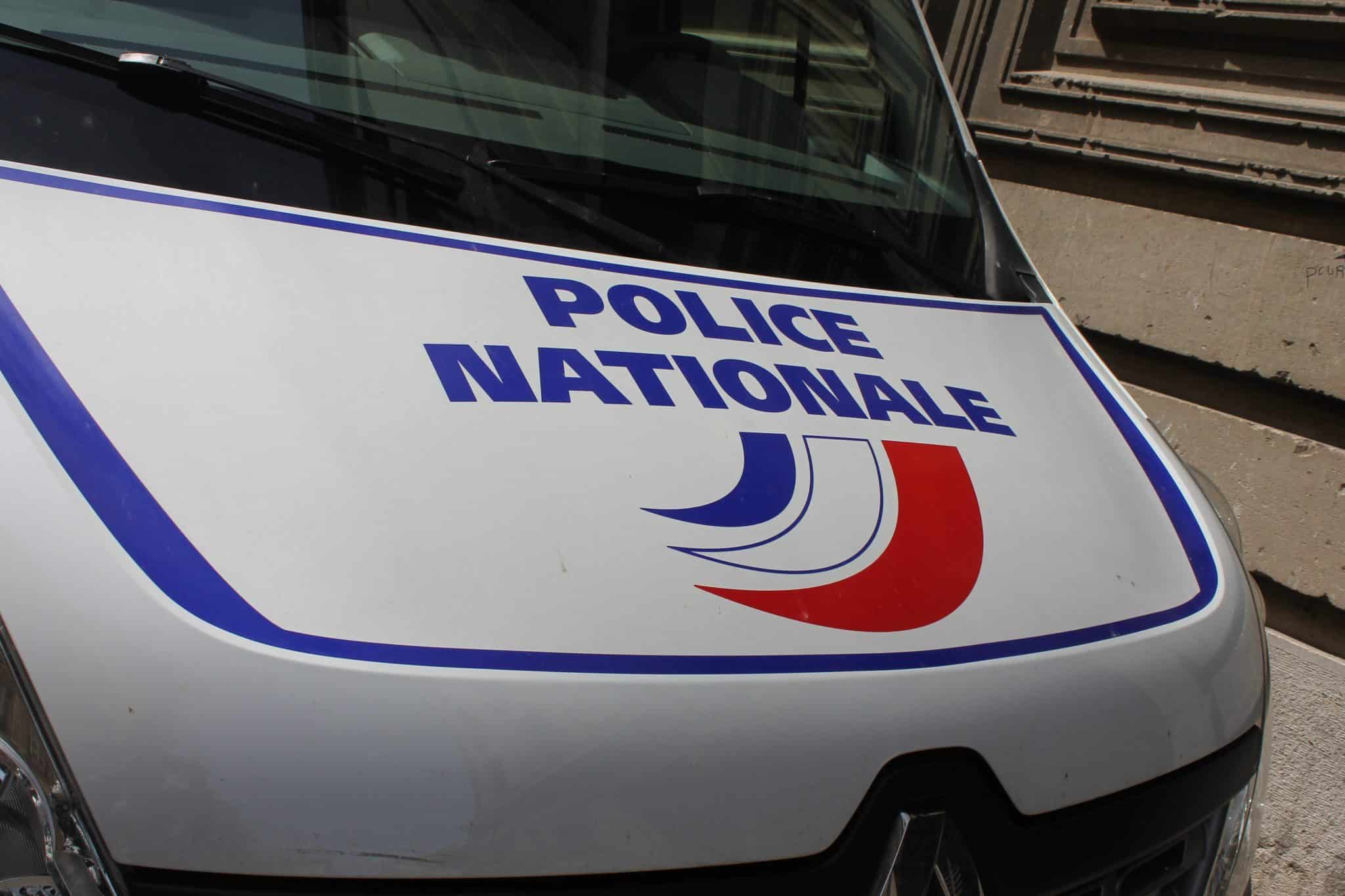 Camion de la police nationale. Photo d