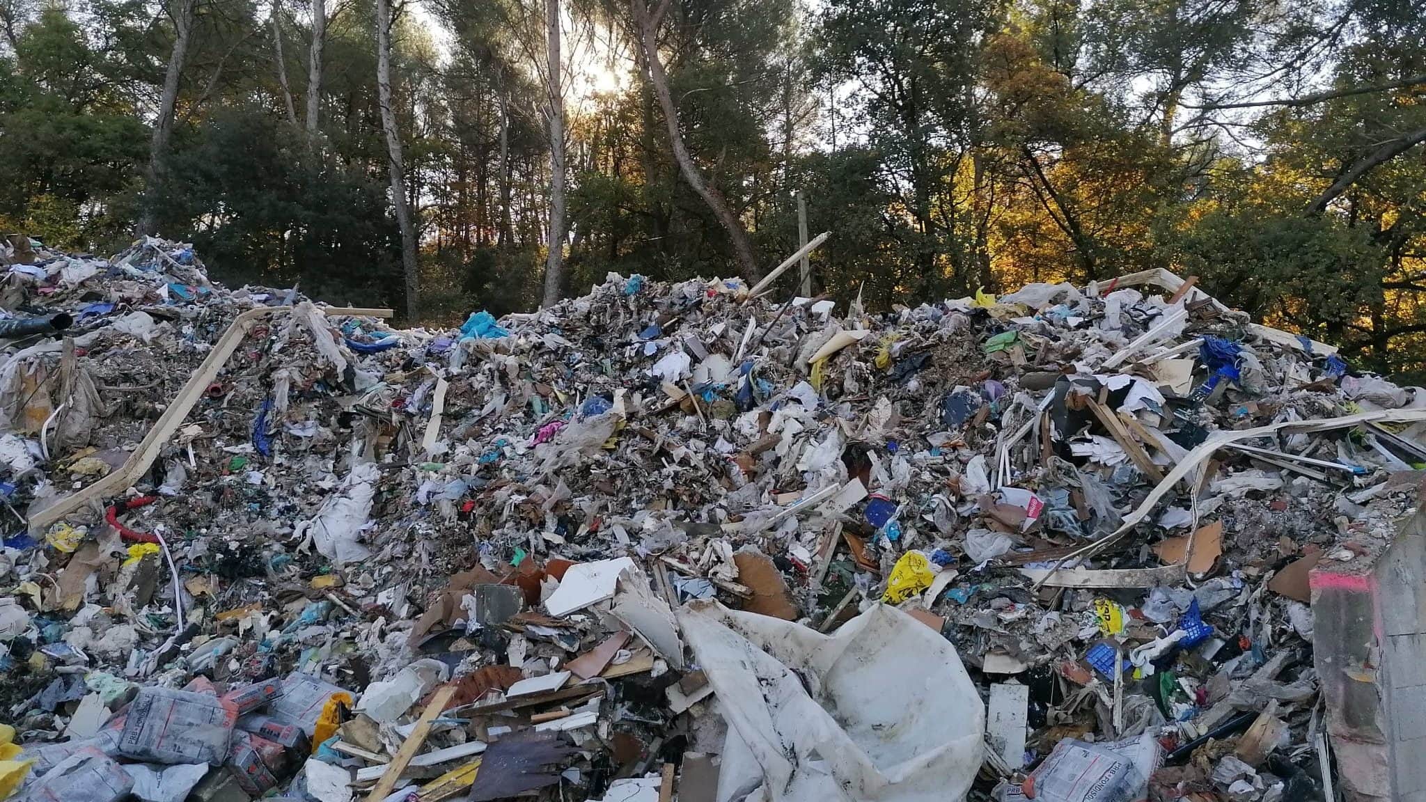 La photo transmise par le parquet de Marseille a été prise sur le site de Peypin en novembre 2021. (Crédits : parquet de Marseille)