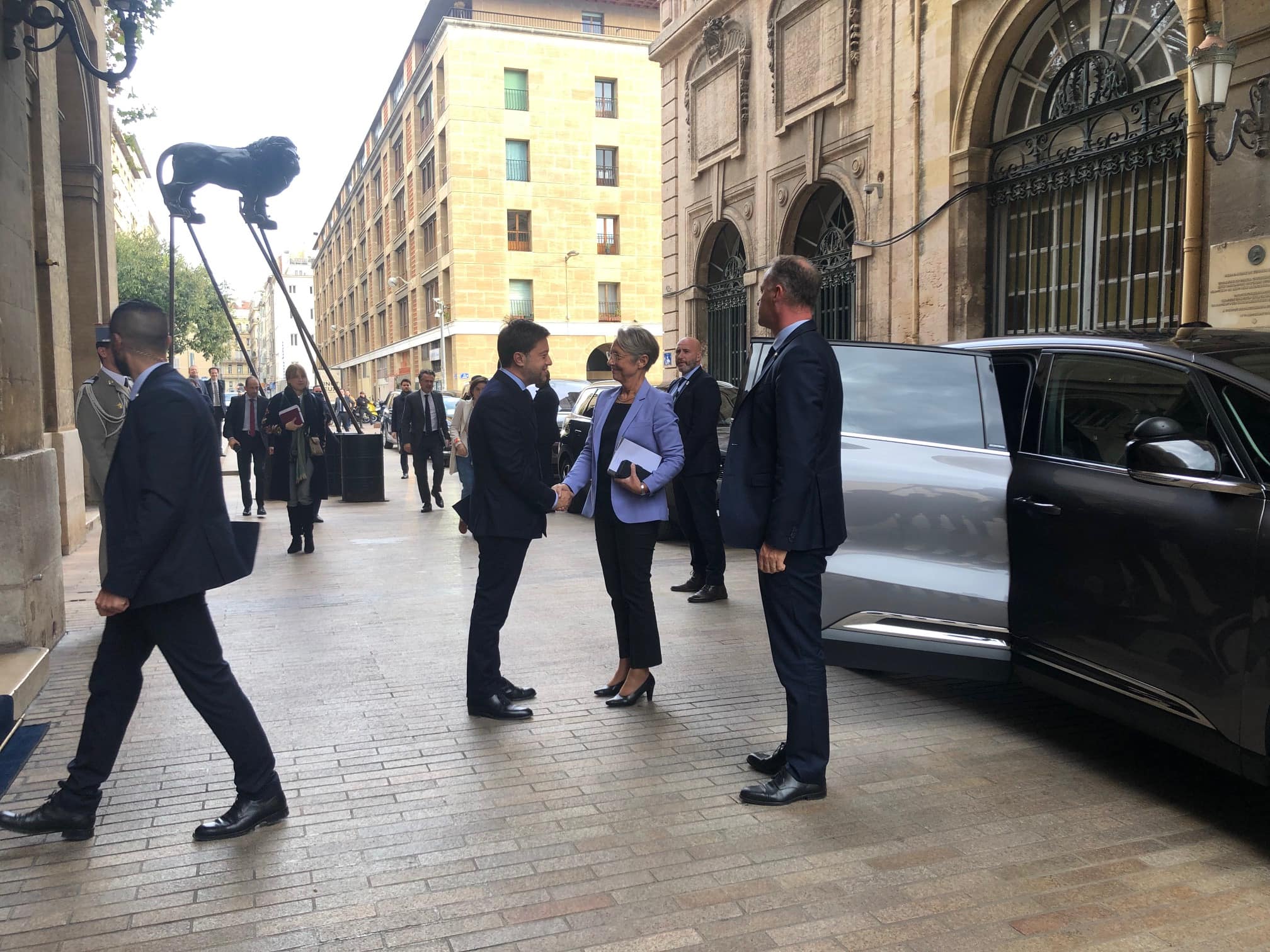 La première ministre Elisabeth Borne est venue rencontrer le maire Benoît Payan lors de sa visite à Marseille. (Photo SL)