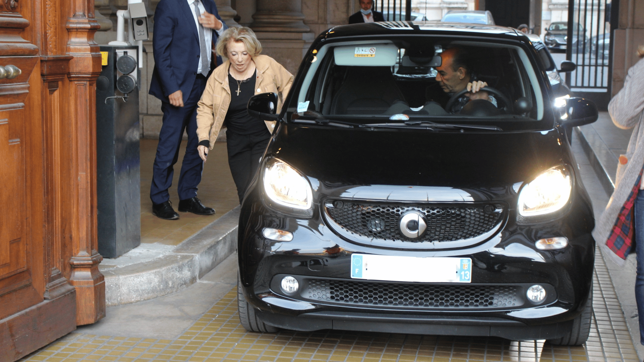 Maryse Joissains et son chauffeur Omar Achouri lors de son dernier mandat comme maire d