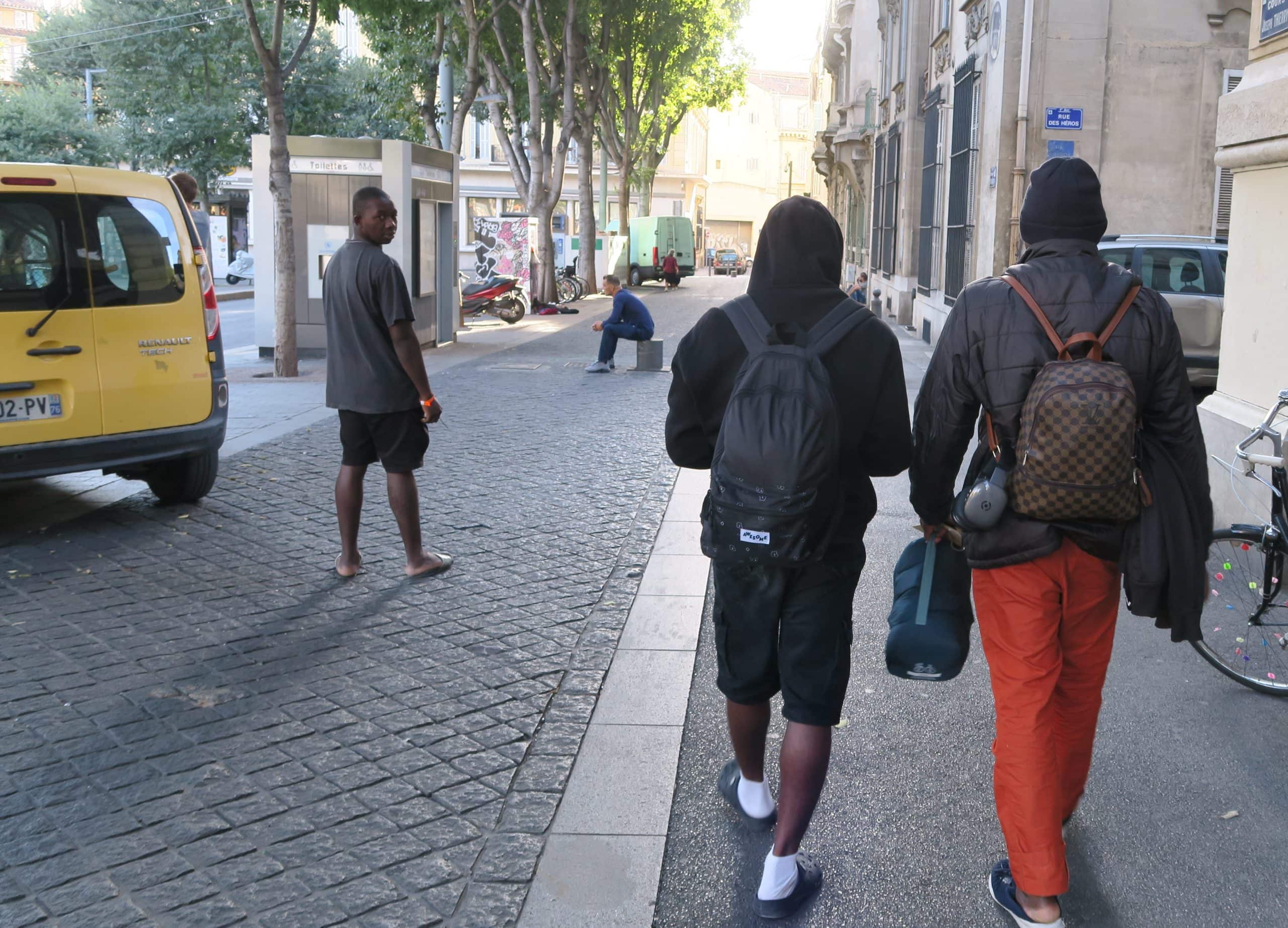 Prise en charge express de jeunes migrants : aussitôt mis à l’abri, aussitôt remis à la rue