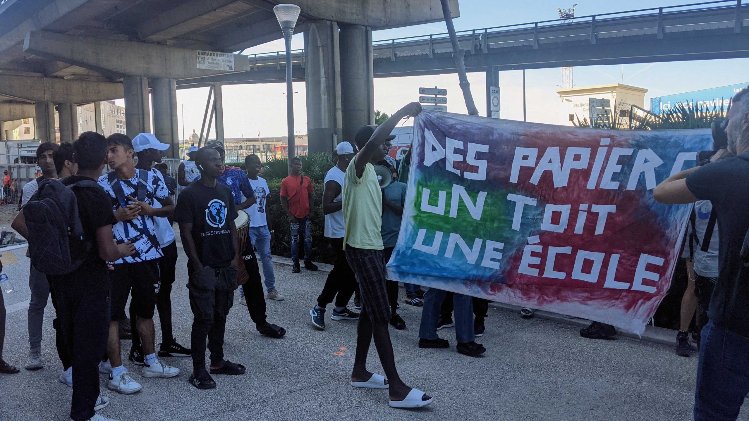 Les mineurs étrangers manifestent devant la MDPH d