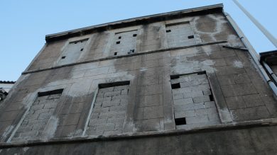 Marseille habitat ambitionne de produire 650 logements sociaux en 10 ans. Parmi les projets mis en avant, le195-197 avenue de la Capelette, muré depuis des années et objet d'un scandale politique de la fin de l'ère Gaudin.