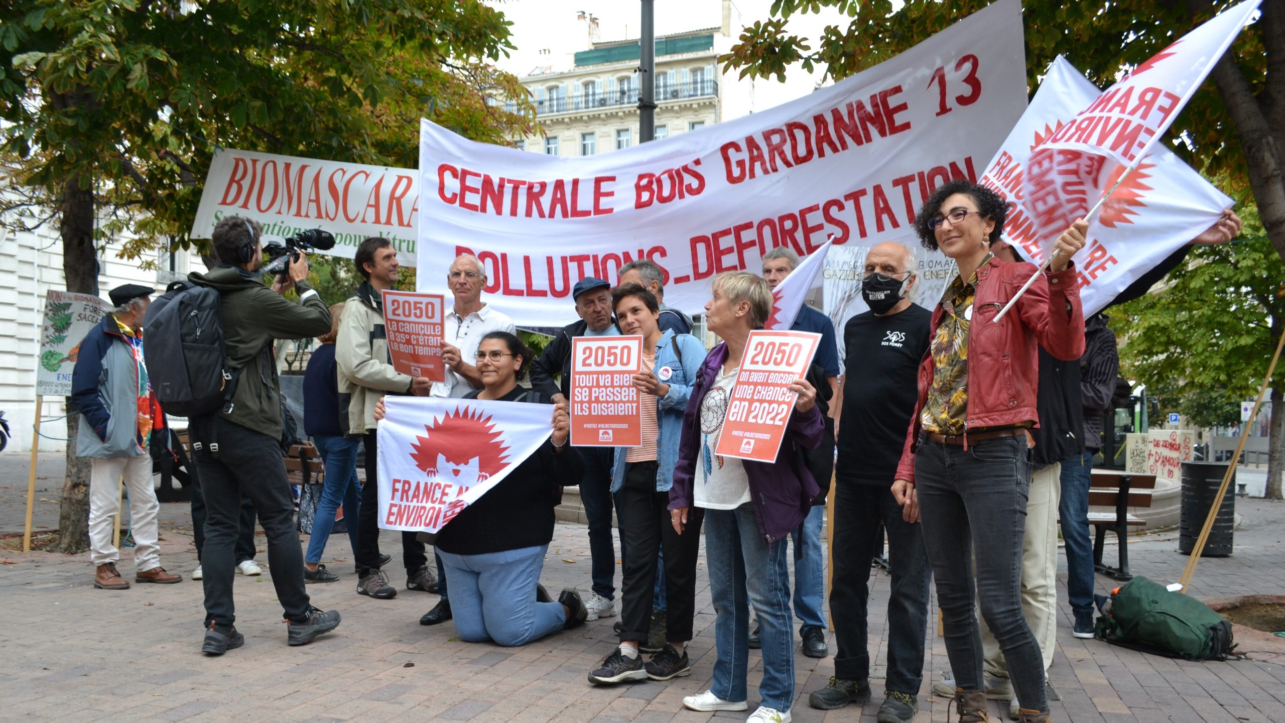 Rassemblement des associations environnementales opposées à la centrale de Gardanne le 20 octobre 2023 à proximité de la Cour administrative d