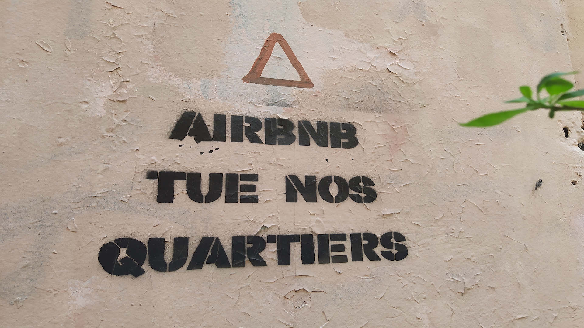 Marseille: Un collectif anti-Airbnb revendique 40 boîtes à clés kidnappées