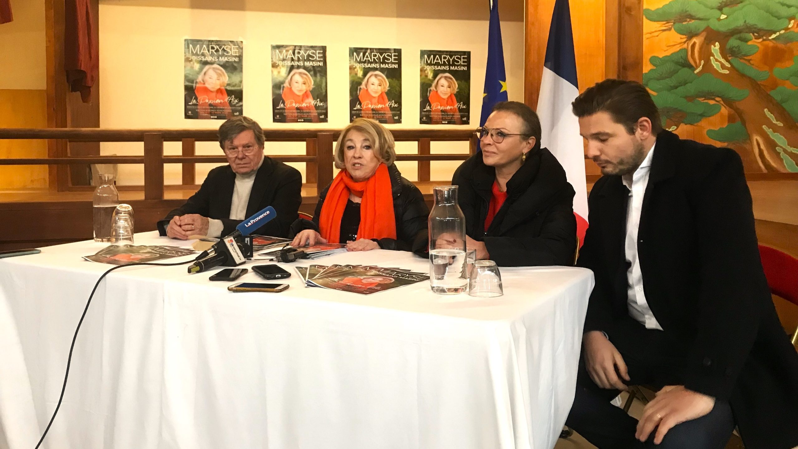 Maryse et Sophie Joissains, Gérard Bramoullé et Sylvain Dijon, durant la campagne municipale de 2020 à Aix-en-Provence. (Photo C.By.)