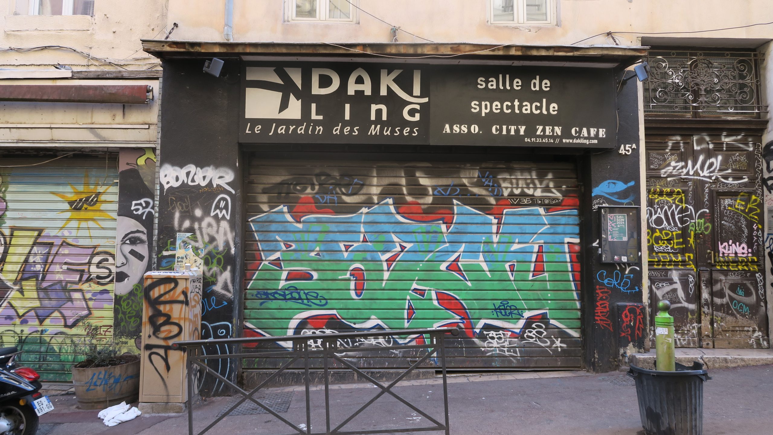 Le théâtre Daki ling, rue d