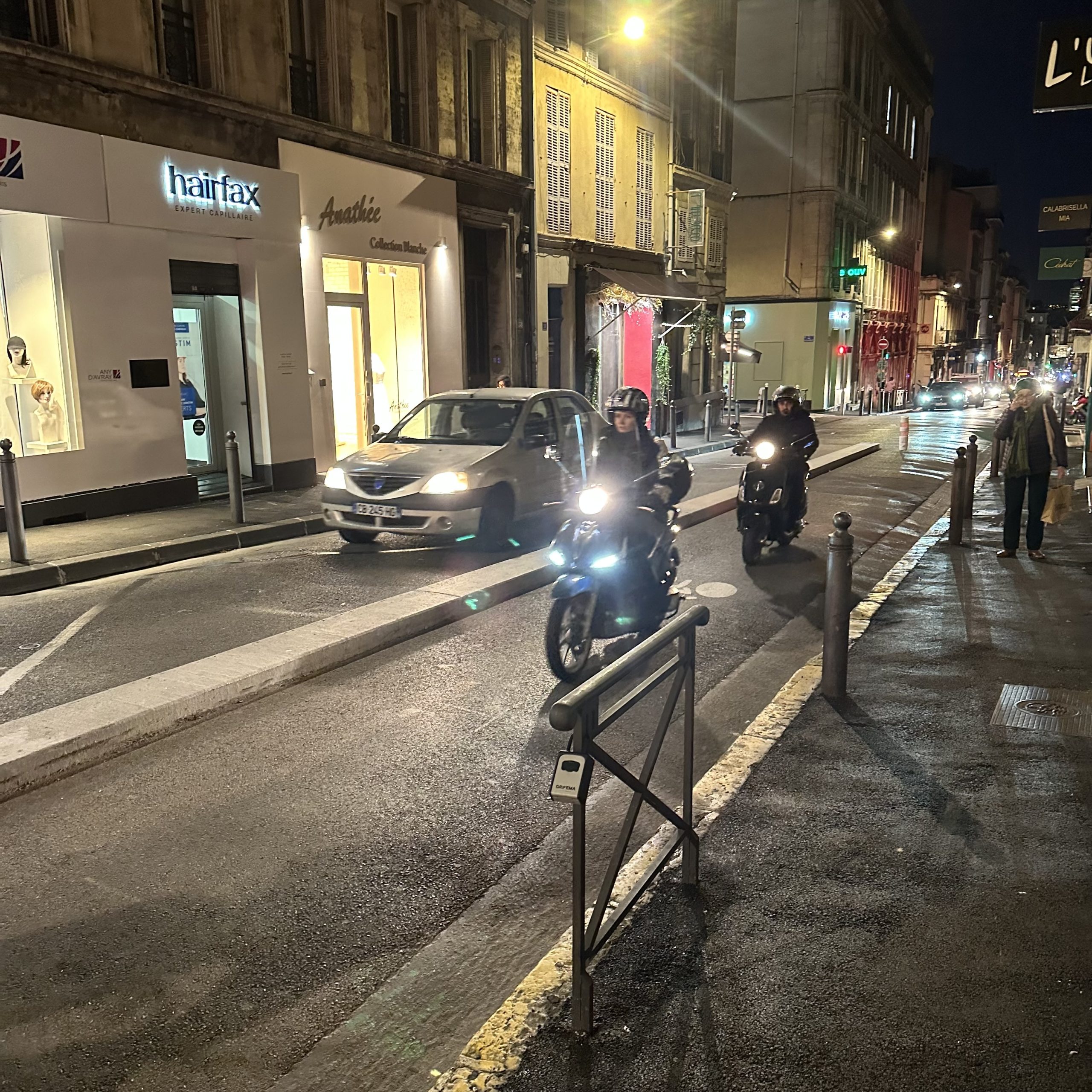 La mairie du 6/8  pointée du doigt dans le fiasco de la piste cyclable de la rue Breteuil