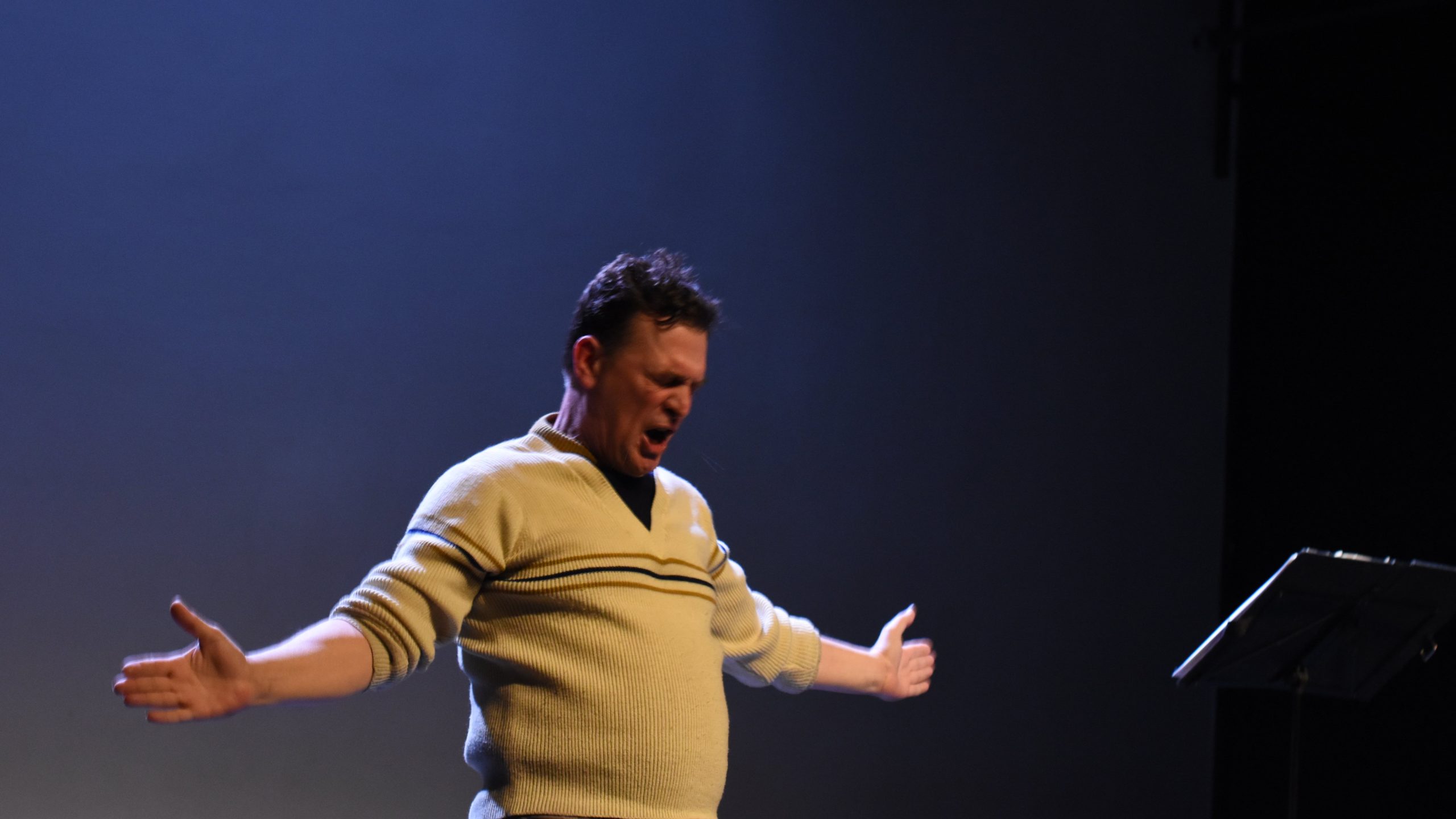 À la ligne - Feuillets d’usine de Michel André Photo: Laura Blanvillain