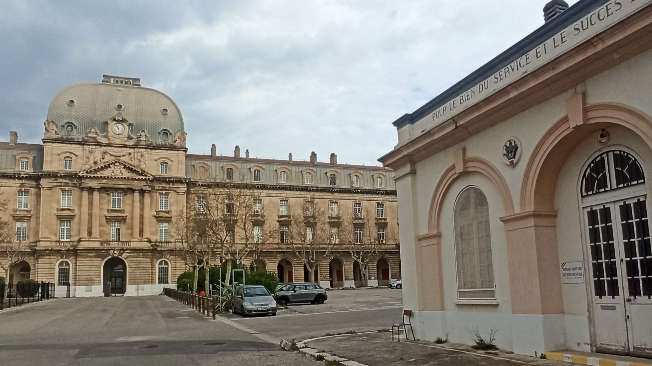 La caserne du Muy est toujours propriété du ministère des Armées, même si elle n