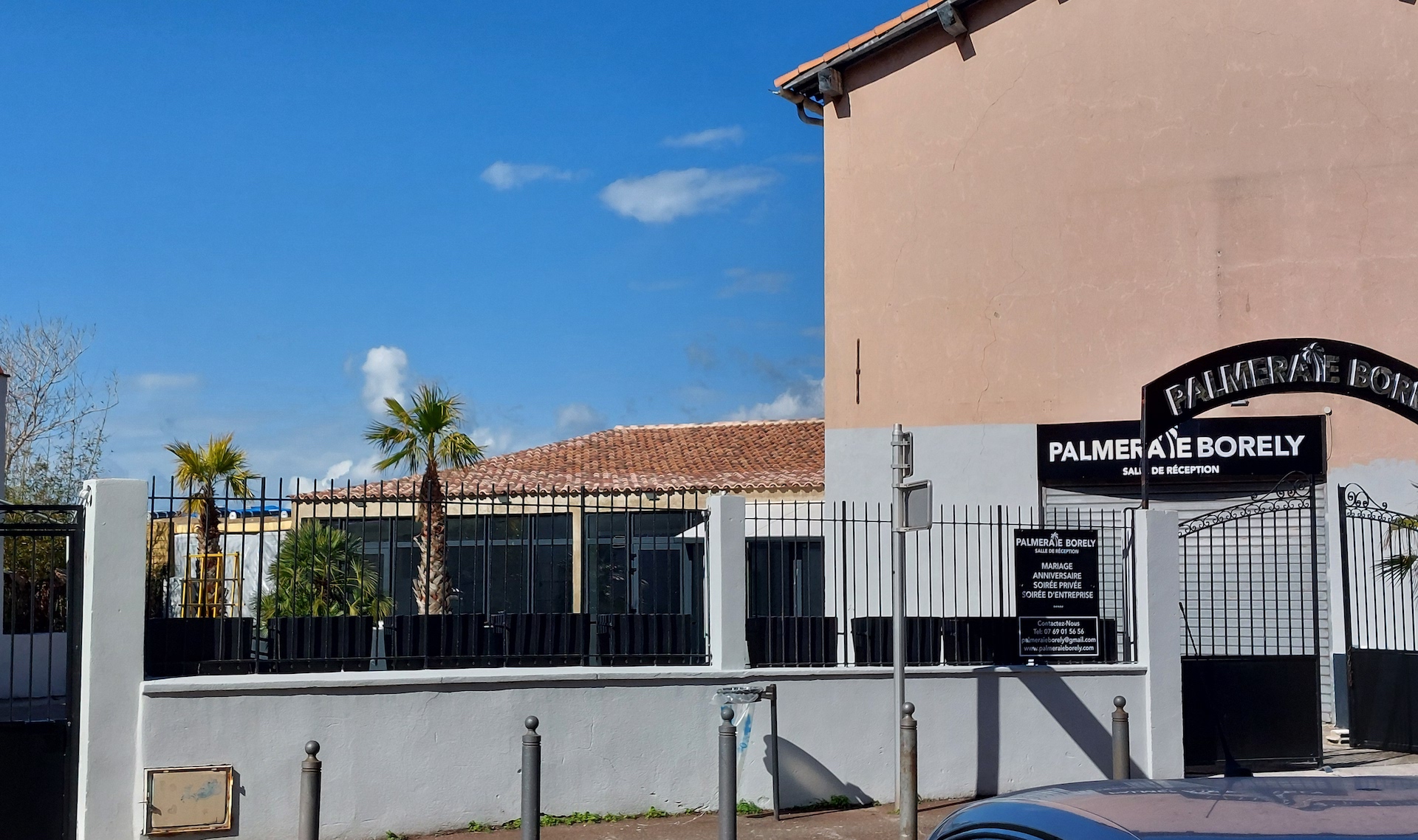La Palmeraie Borély, avec sur la gauche de l