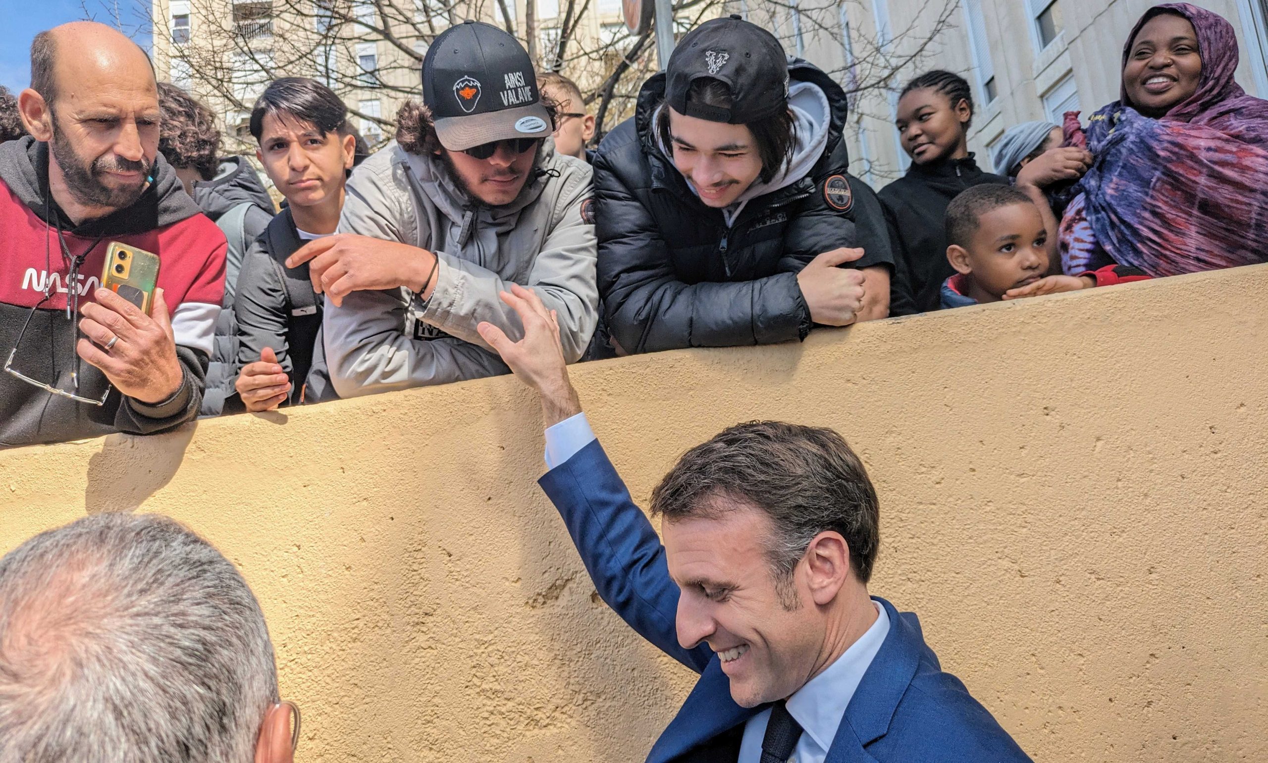 Emmanuel Macron à la cité de la Castellane, le 19 mars 2024. (Photo : CMB)