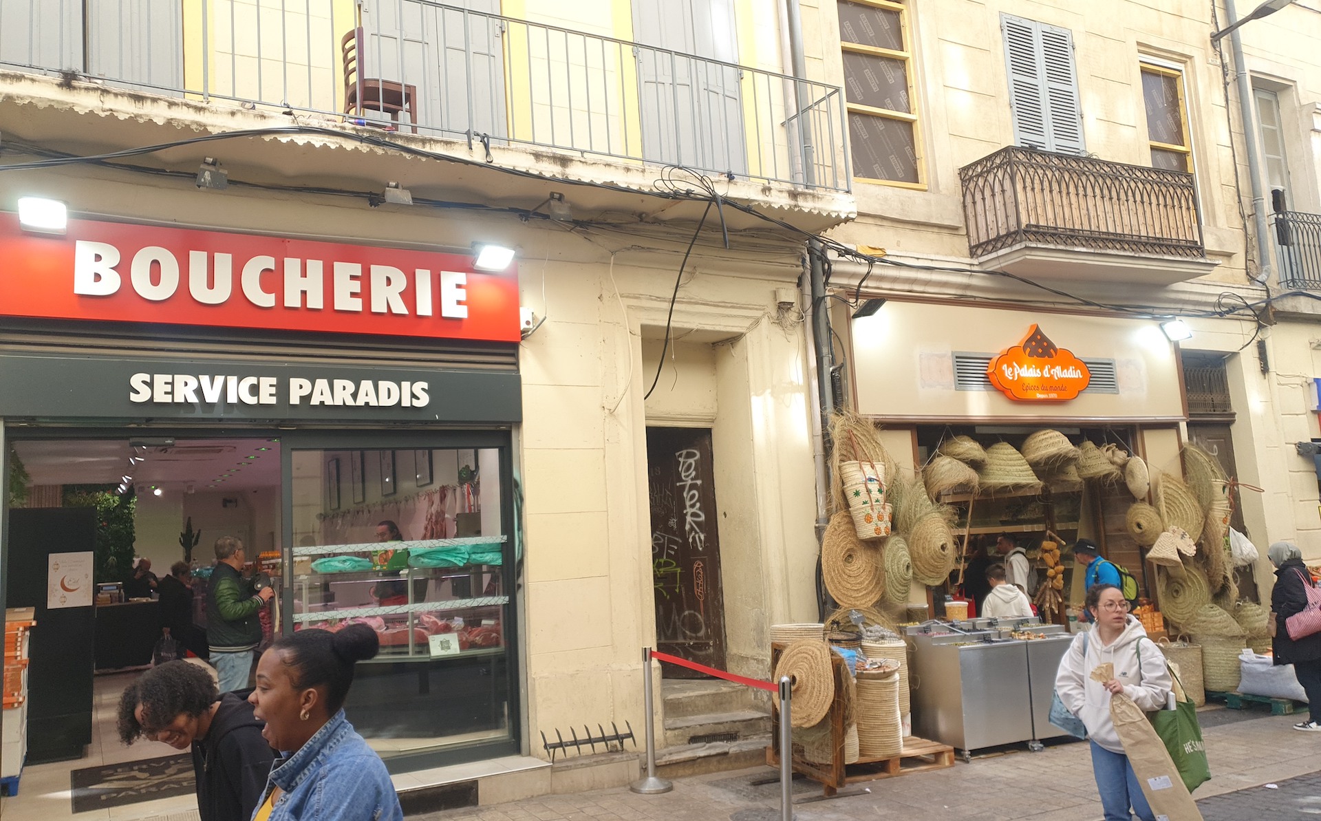 Le mur commun aux numéros 16 et 18 de la rue des Feuillants présente un risque d