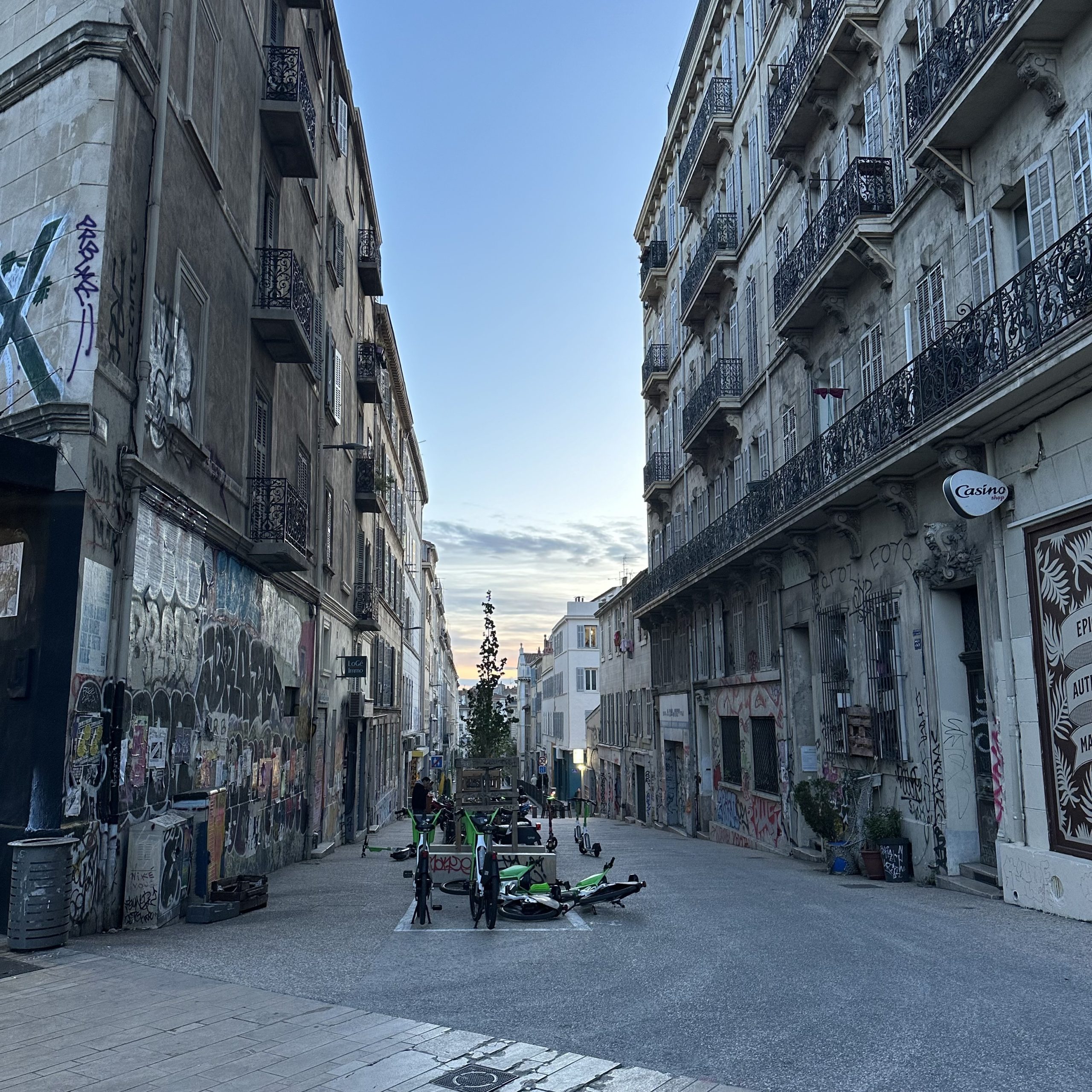 Démocratie bafouée : l’attribution des noms de rue à Marseille en question