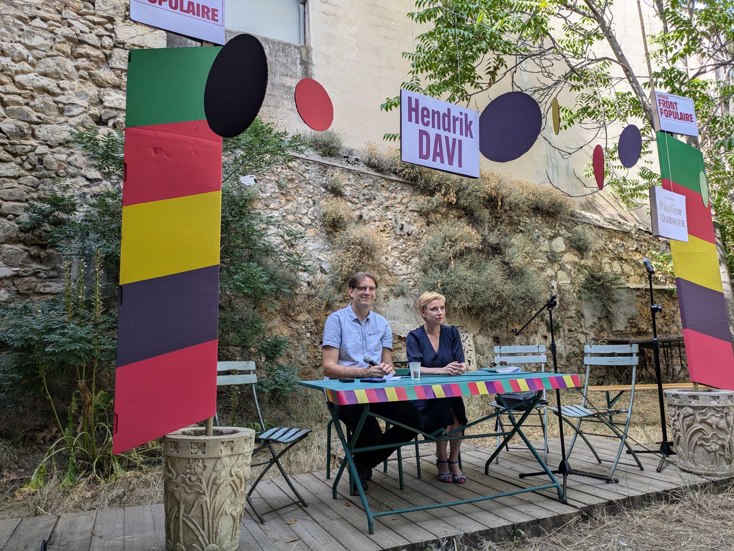 Hendrik Davi et Clémentine Autain au théâtre des Chartreux, le 27 juin. (Photo : CMB)