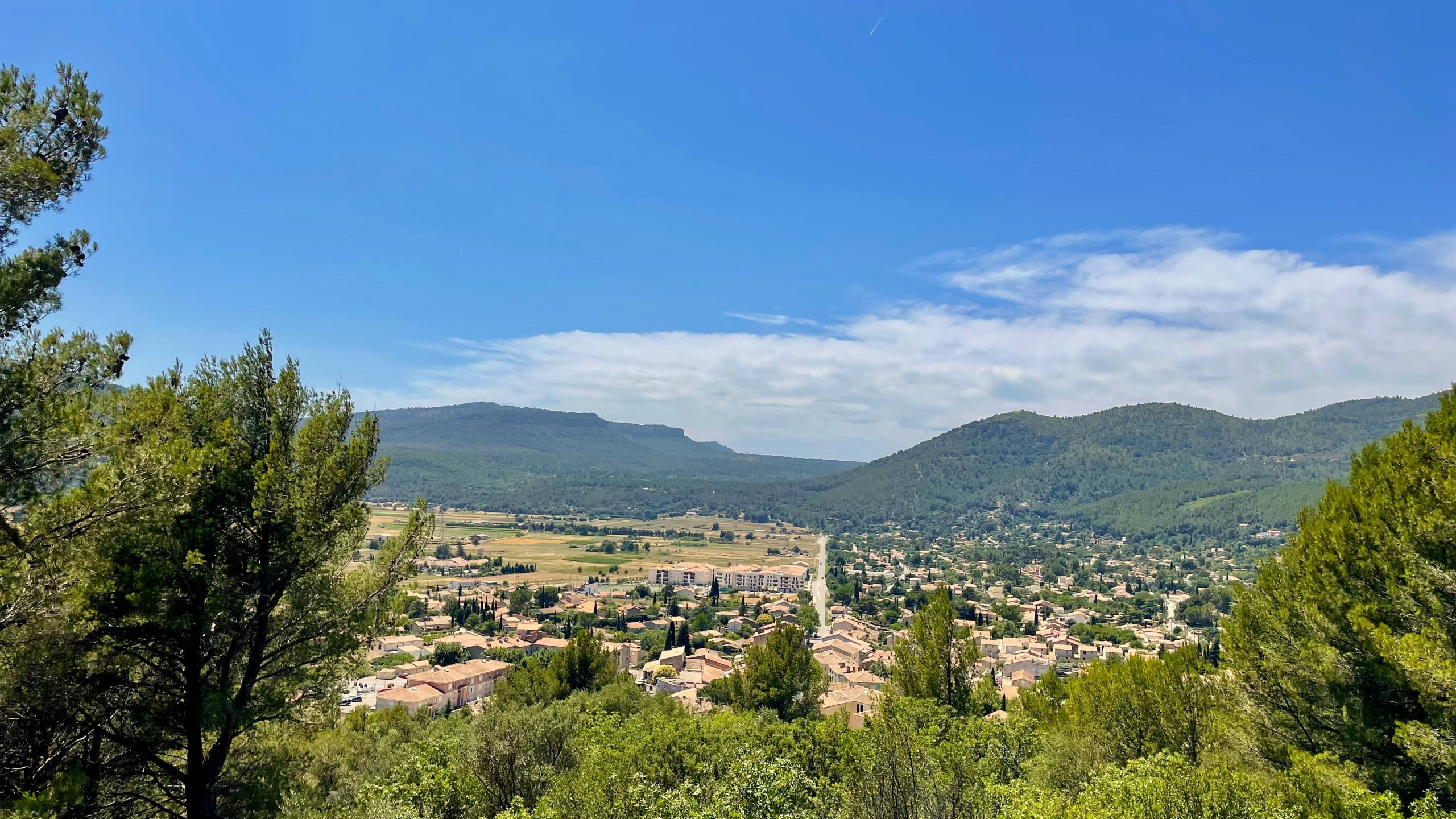 Cuges-les-Pins, 6000 habitants a massivement voté pour la candidature de la sortante Rassemblement national au premier tour des législatives anticipées, le 30 juin 2024. (Photo : C.By.) 