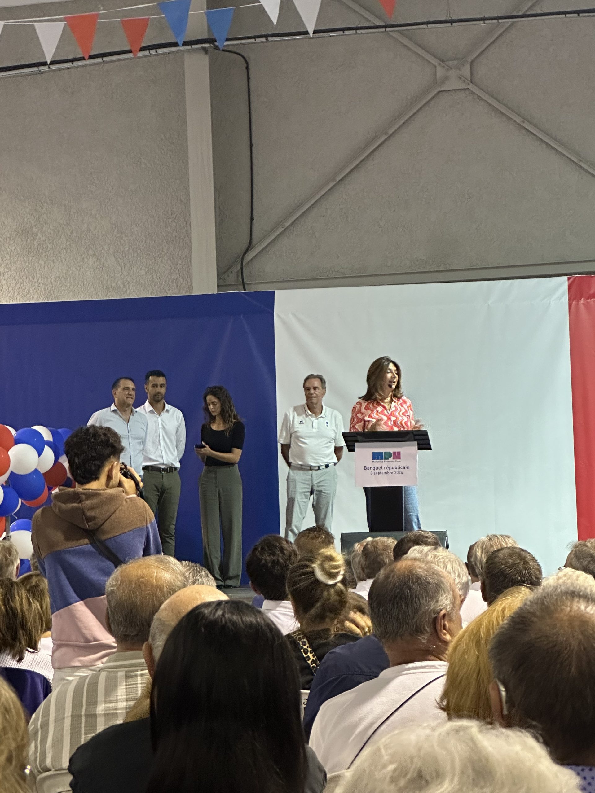 Un Aïoli Géant Pour Une Nouvelle Dynamique Politique