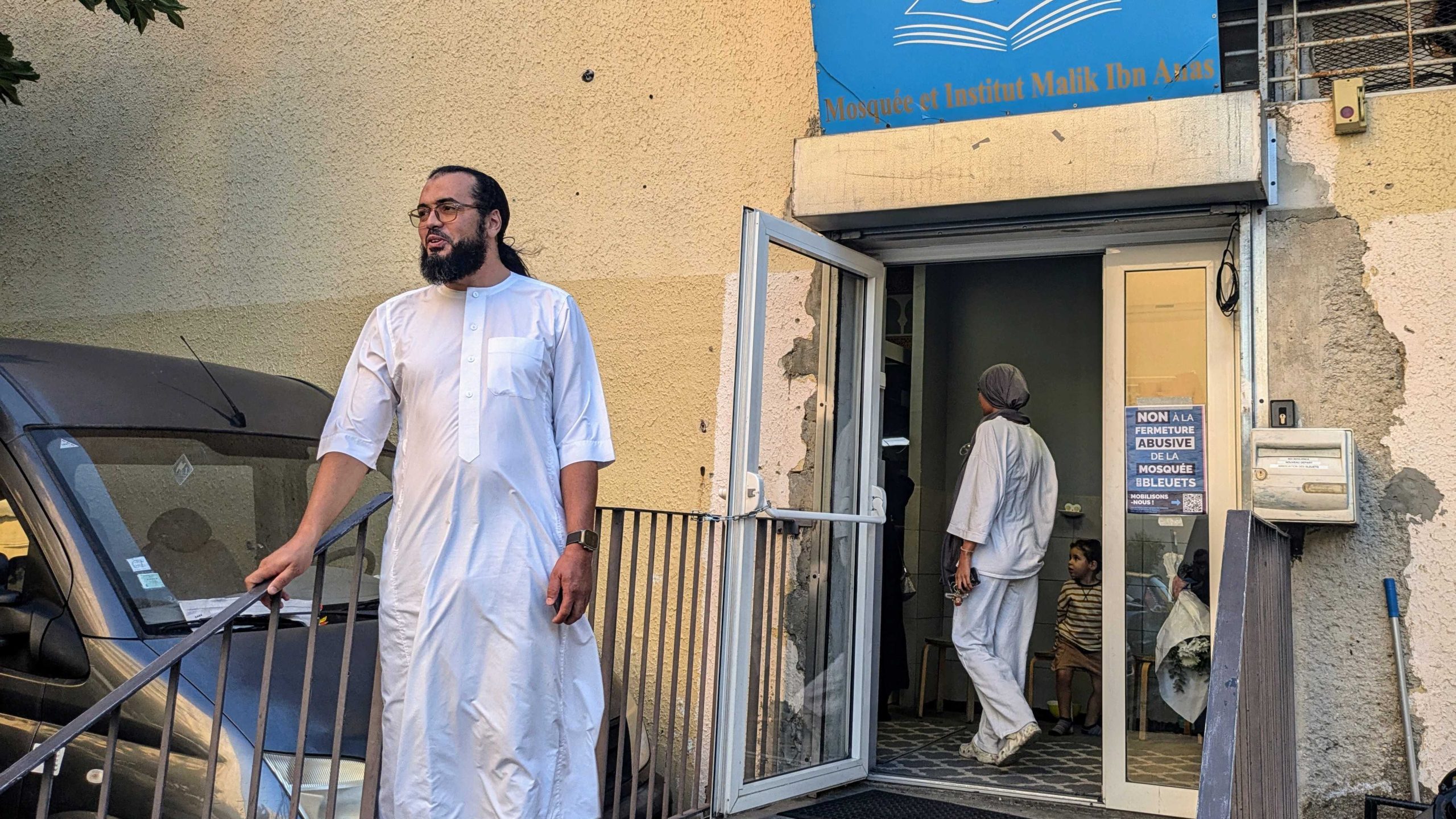 Smaïn Bendjilali devant la mosquée des Bleuets le 9 septembre 2024. (Photo : CMB)