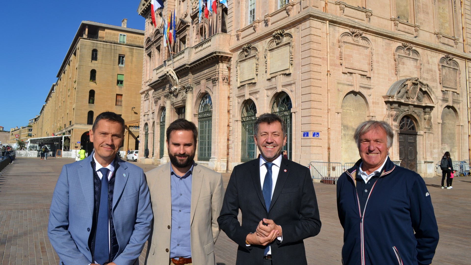 Franck Allisio et une partie des élus du groupe Rassemblement national à la mairie de Marseille. (Photo : ML)