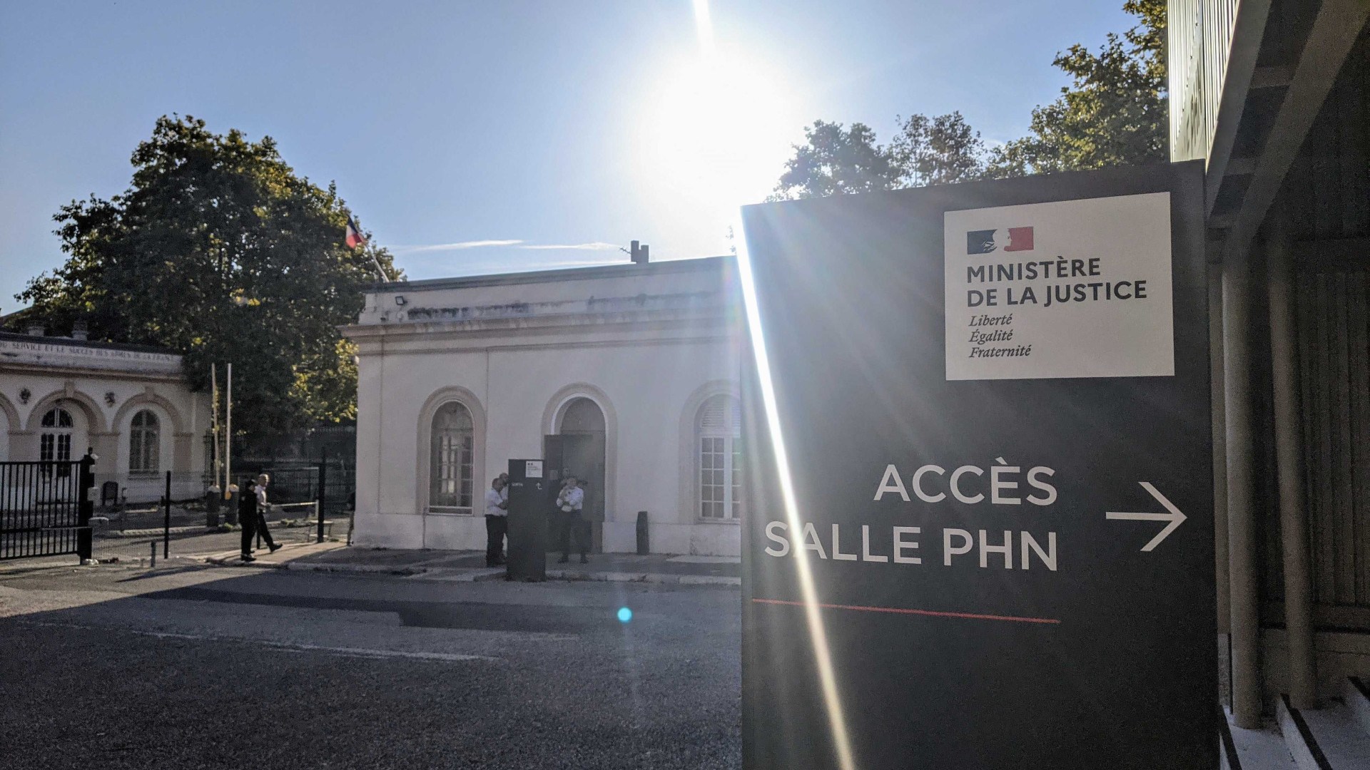 La salle des procès hors norme du tribunal correctionnel de Marseille. (Photo : CMB)