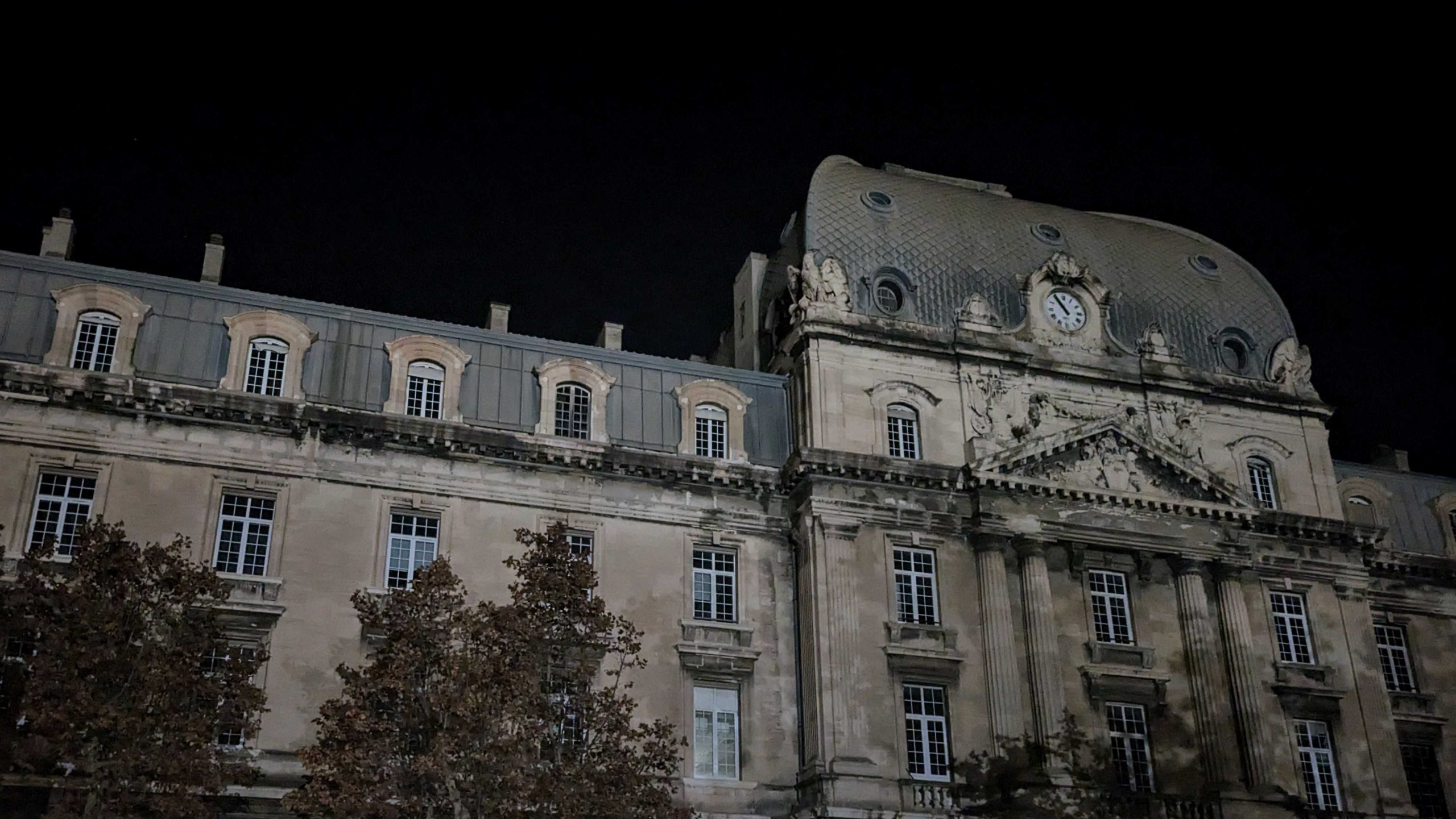 Le tribunal de la caserne du Muy à Marseille. (Photo : CMB)