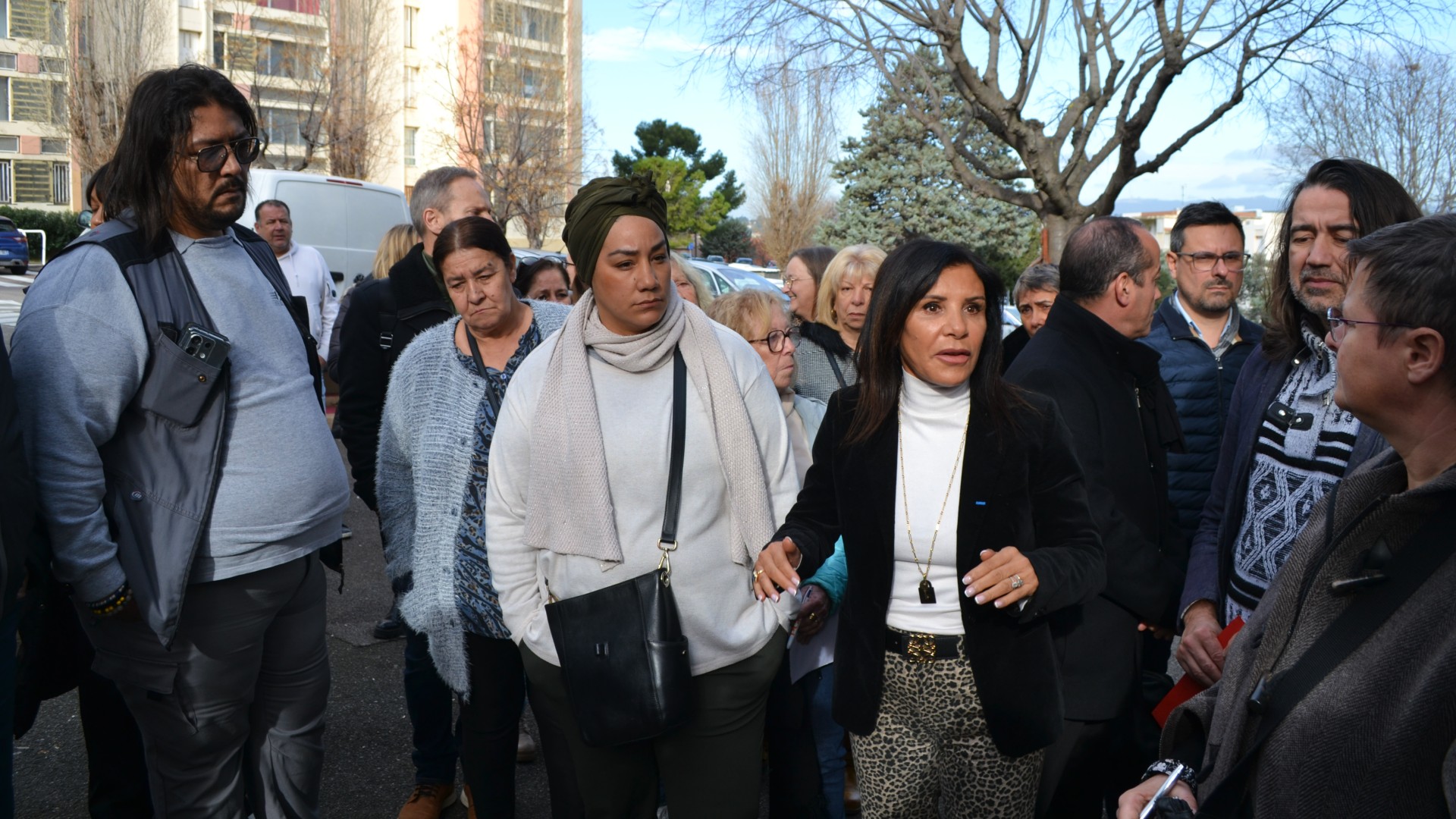 Entre moisissures et pannes d’ascenseur, Nora Preziosi visite les Néréïdes en mode déminage