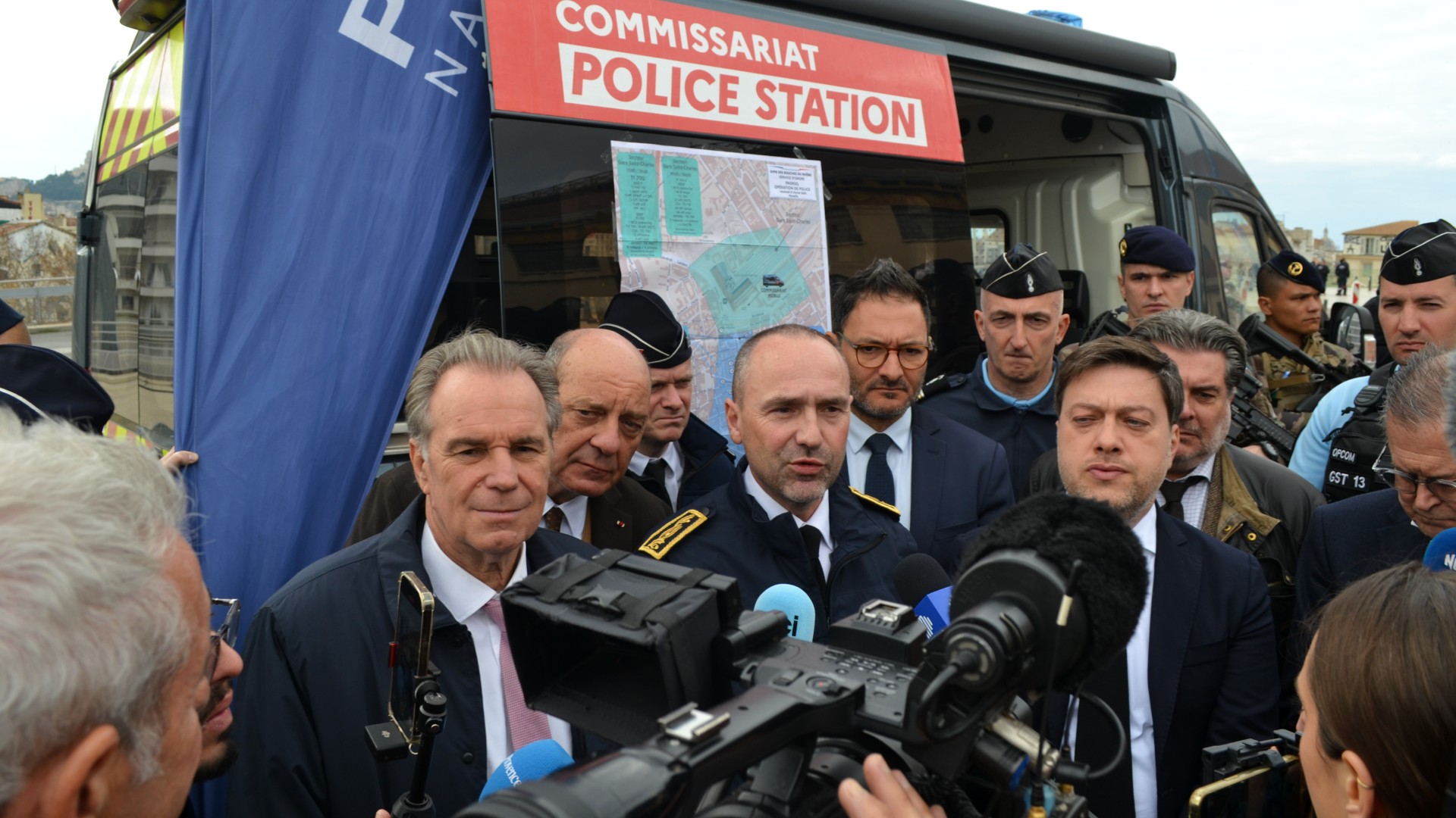 L’État veut “saturer” le centre-ville de Marseille de policiers pour “rétablir l’ordre”