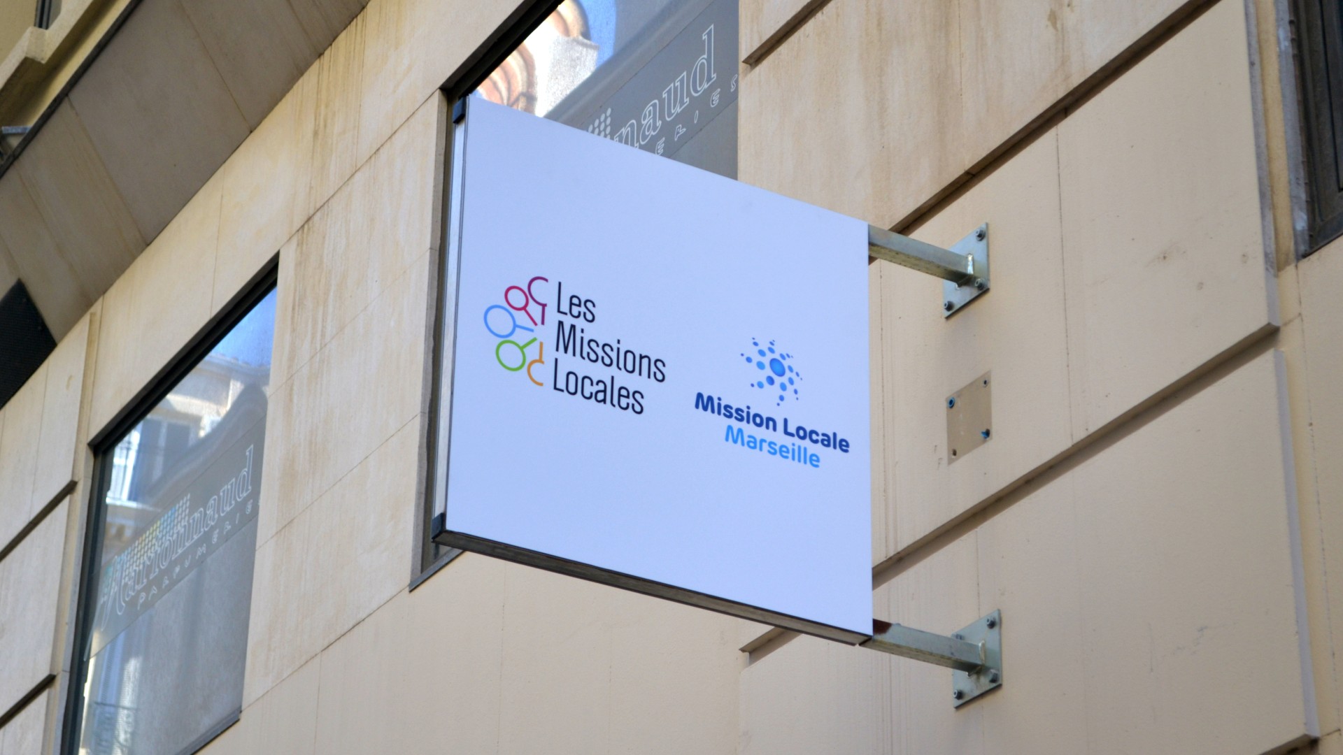 Baisse des subventions aux missions locales : “Ce sont les jeunes qui vont payer le prix “