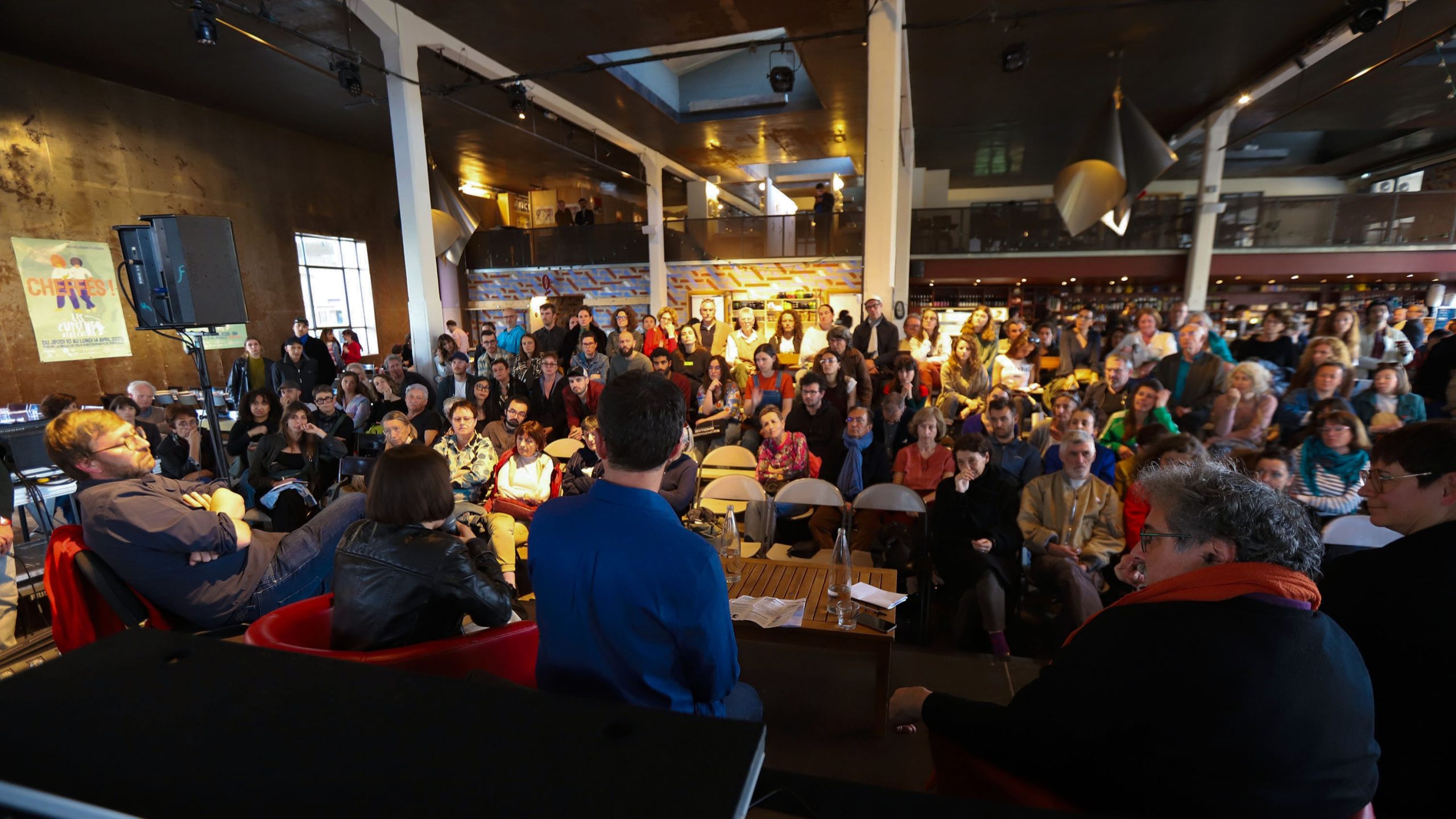 Samedi 5 avril, lors de notre débat avec Stéphane Alliès (Mediapart), Ariane Lavrilleux (Disclose) et le sociologue Cesare Mattina. (Photo : Emilio Guzman)